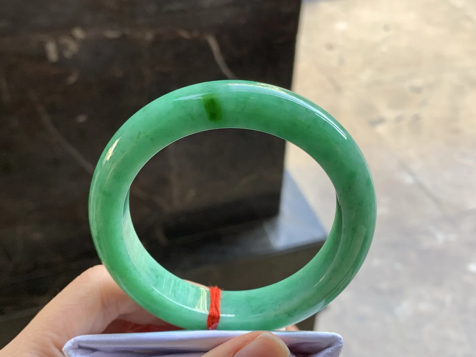 57.5-12.8-10

浓绿色手镯^_^鲜艳