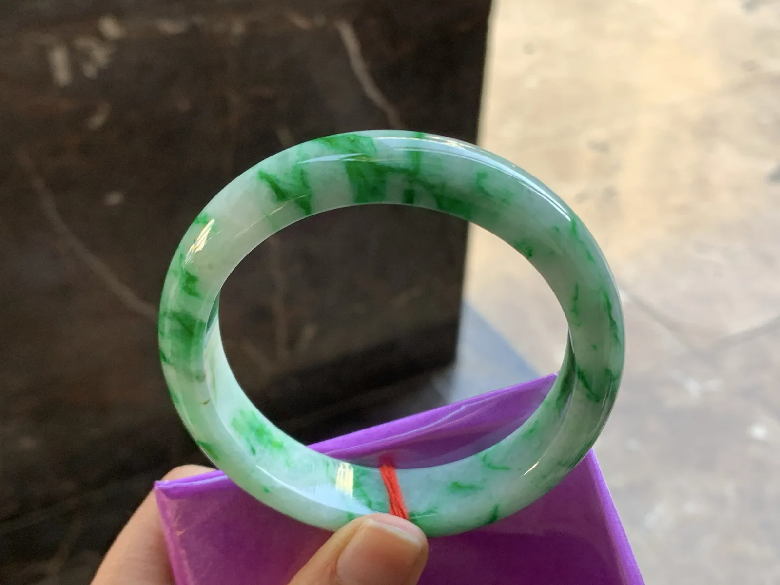 57.5-14-8.5

辣绿色手镯^_^鲜艳