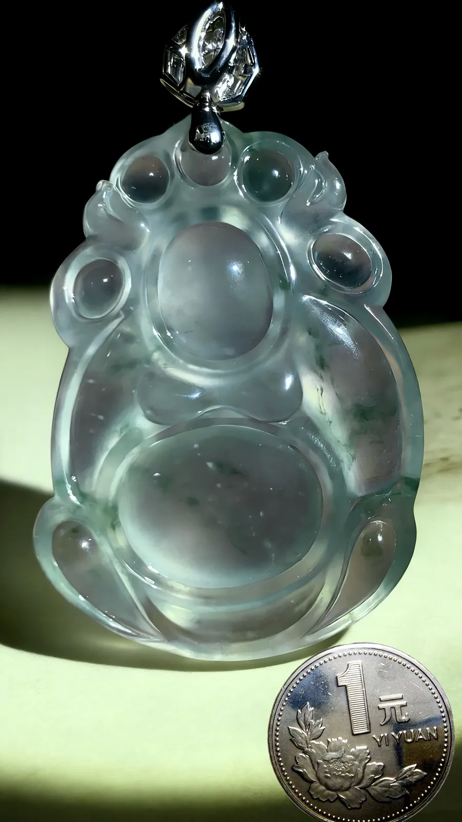 【福在眼前·福从天降·欢喜弥勒佛】，
缅甸天然翡翠，大师手工雕刻。
66.5-裸石55-38.5-12mm，41.8g，
18K金，南非钻，
