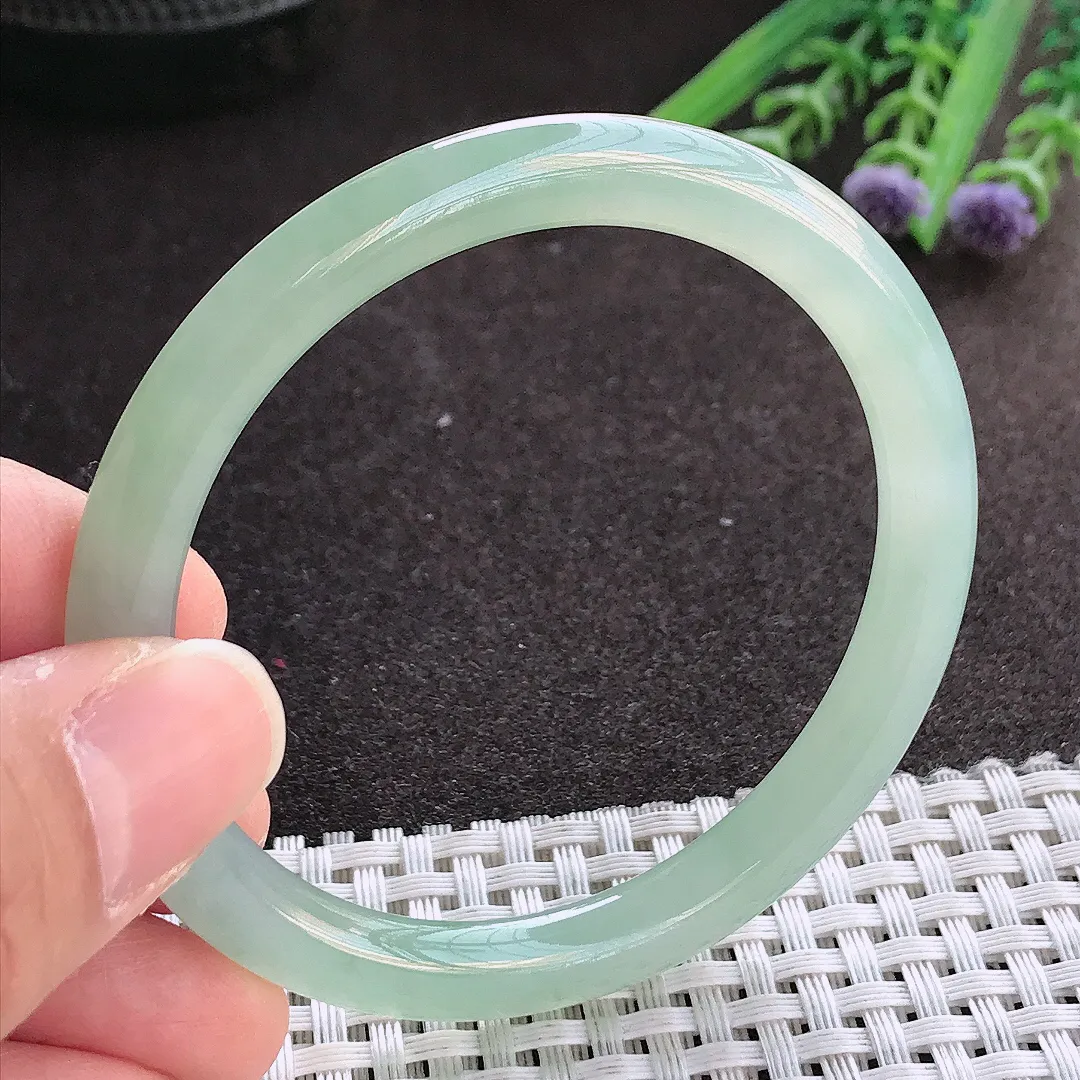 实拍翡翠A货54/7/7.6老坑冰胶果冻冰晴绿圆条手镯翡翠玉镯女款百搭