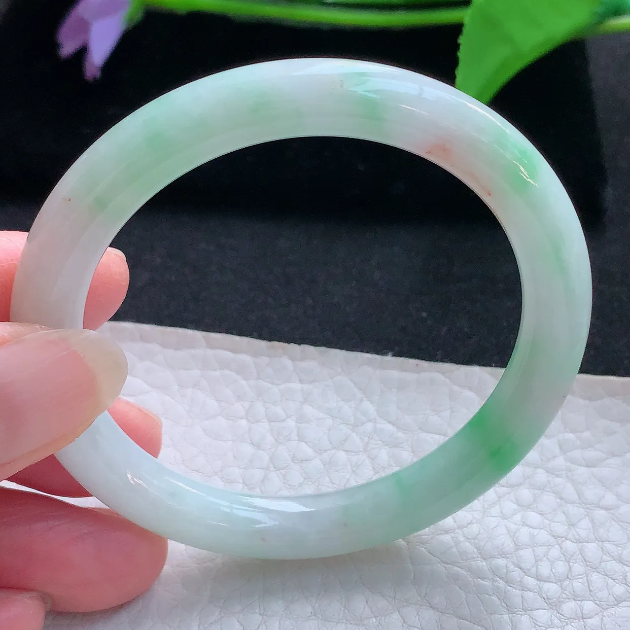 n实拍52.5*8美人镯 天然缅甸翡翠玉手镯三彩水润秀气圆条玉手环 叮当镯