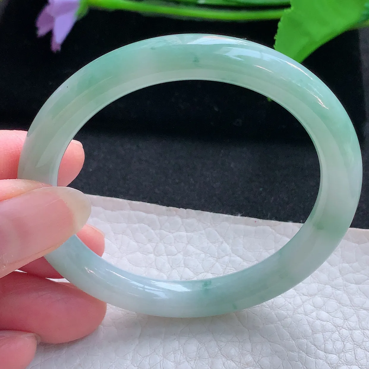 n实拍53.5*8.6*8美人镯 天然缅甸翡翠玉手镯飘花水润圆条秀气玉手环 叮当镯