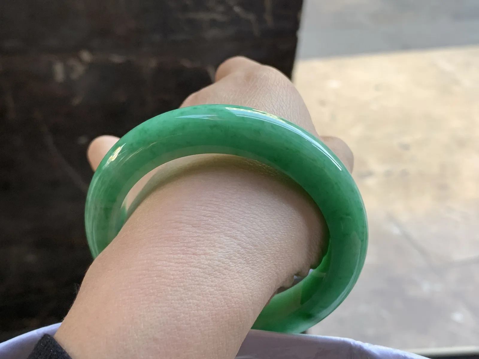 57.5-12.8-10

浓绿色手镯^_^鲜艳