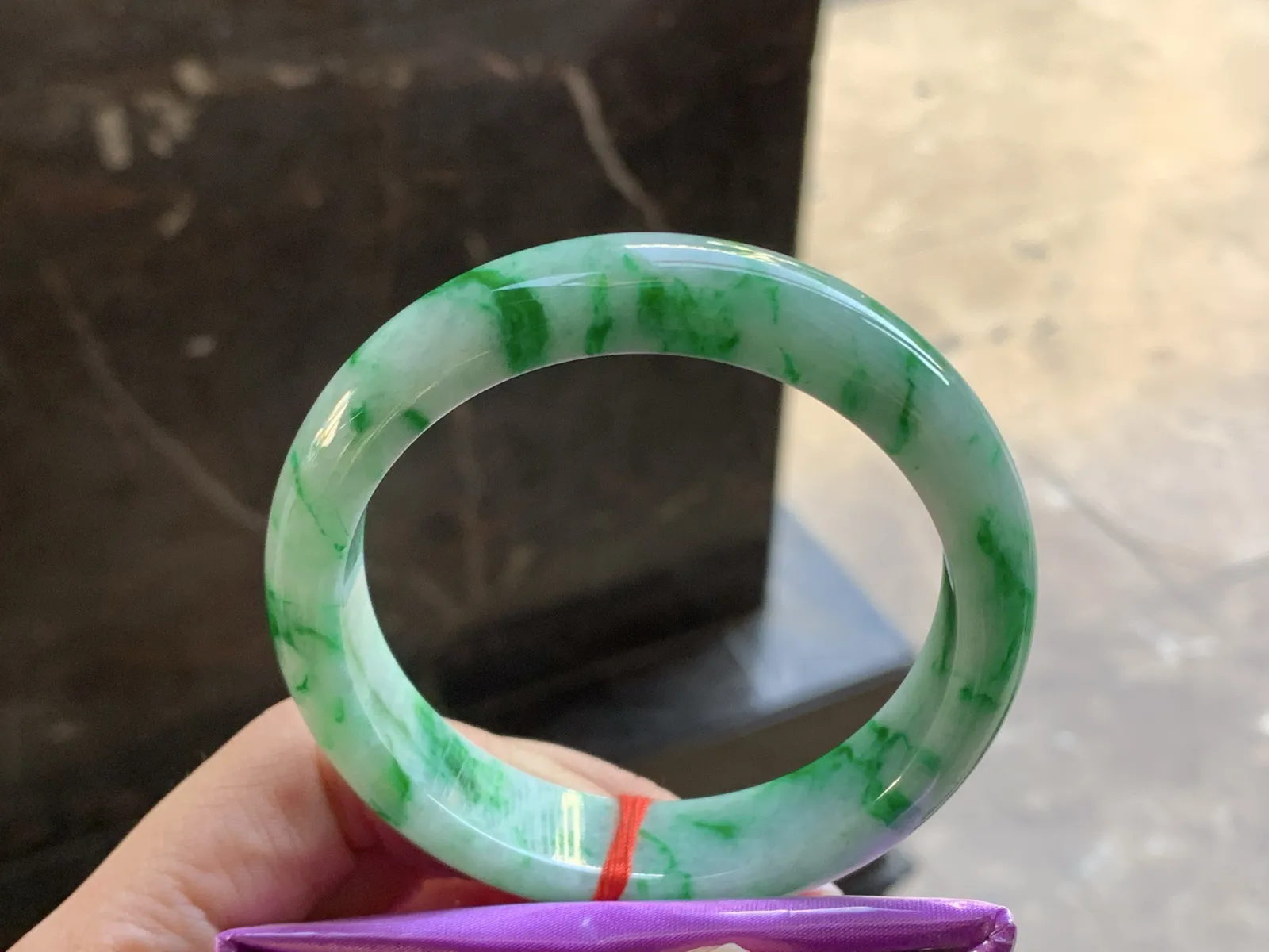 57.5-14-8.5

辣绿色手镯^_^鲜艳