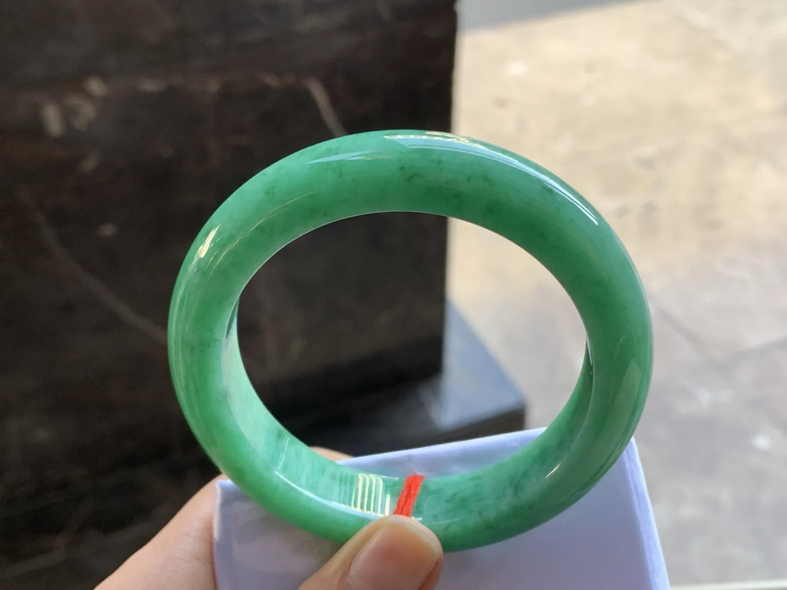 57.5-12.8-10

浓绿色手镯^_^鲜艳