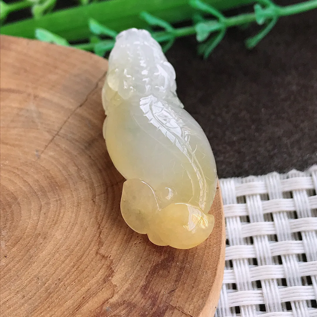 实拍A货翡翠38.8/15.5/11老坑冰胶果冻飘黄翡龙头鱼吊坠翡翠鱼化龙挂件