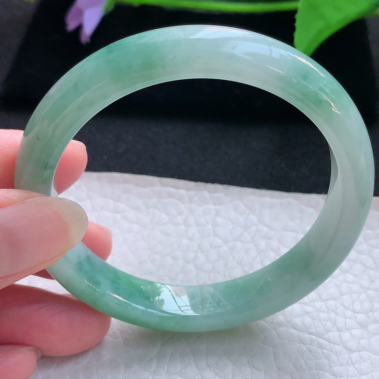 n实拍55*11*7.5平安镯 天然缅甸翡翠玉手镯秀气飘花宽边玉手环