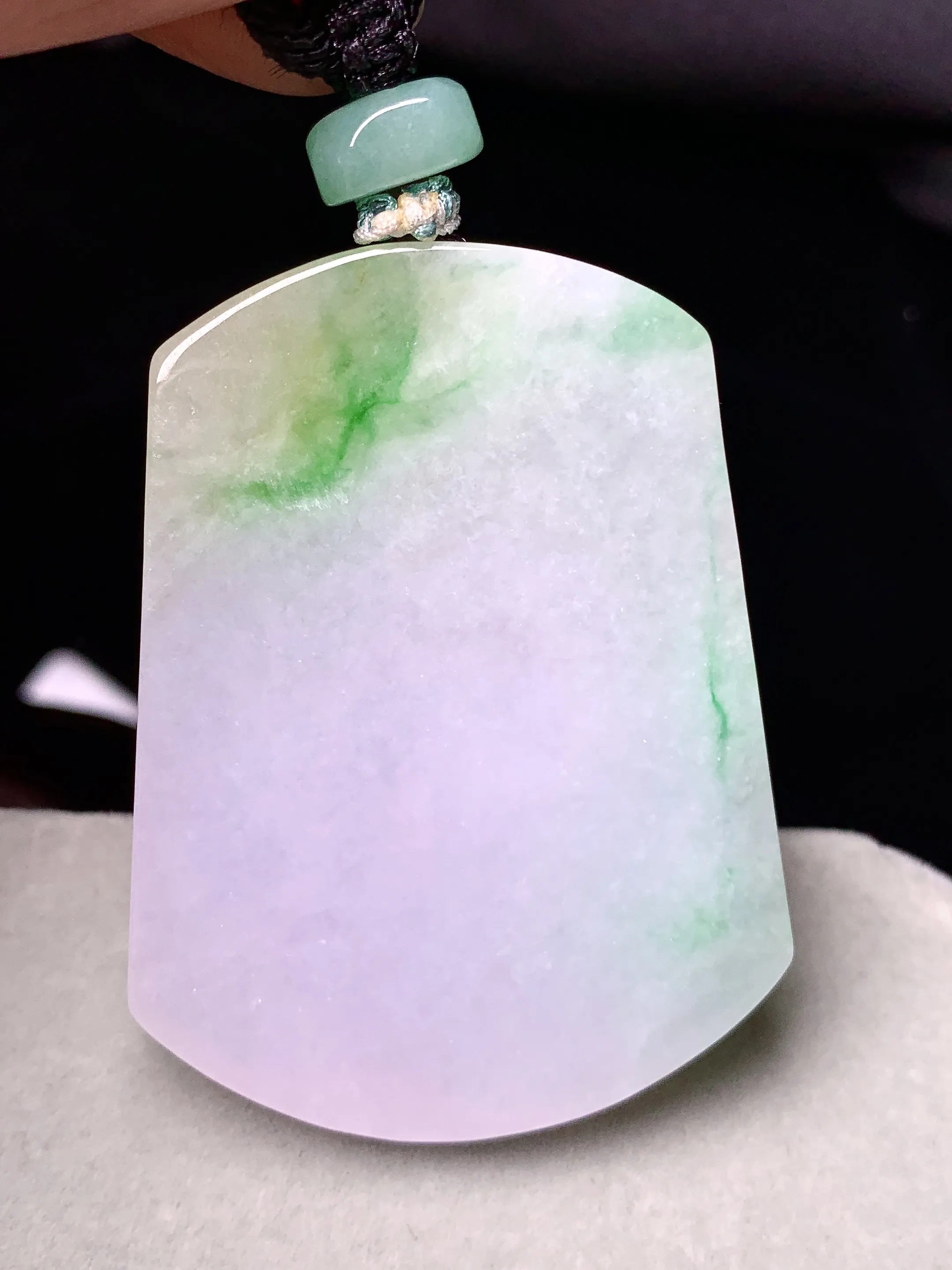 飘黄绿观音菩萨吊坠 玉质细腻 色泽艳丽清新 整体尺寸54.2*40.8*9.8