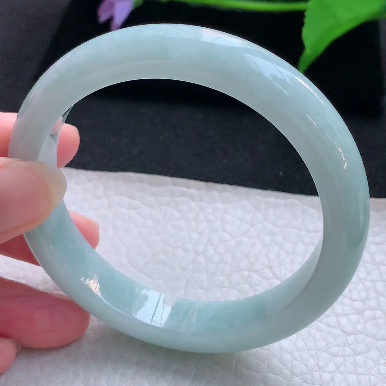 ee大圈口60*12.6*8.3平安镯 天然缅甸翡翠玉手镯浅绿水润宽边玉手环