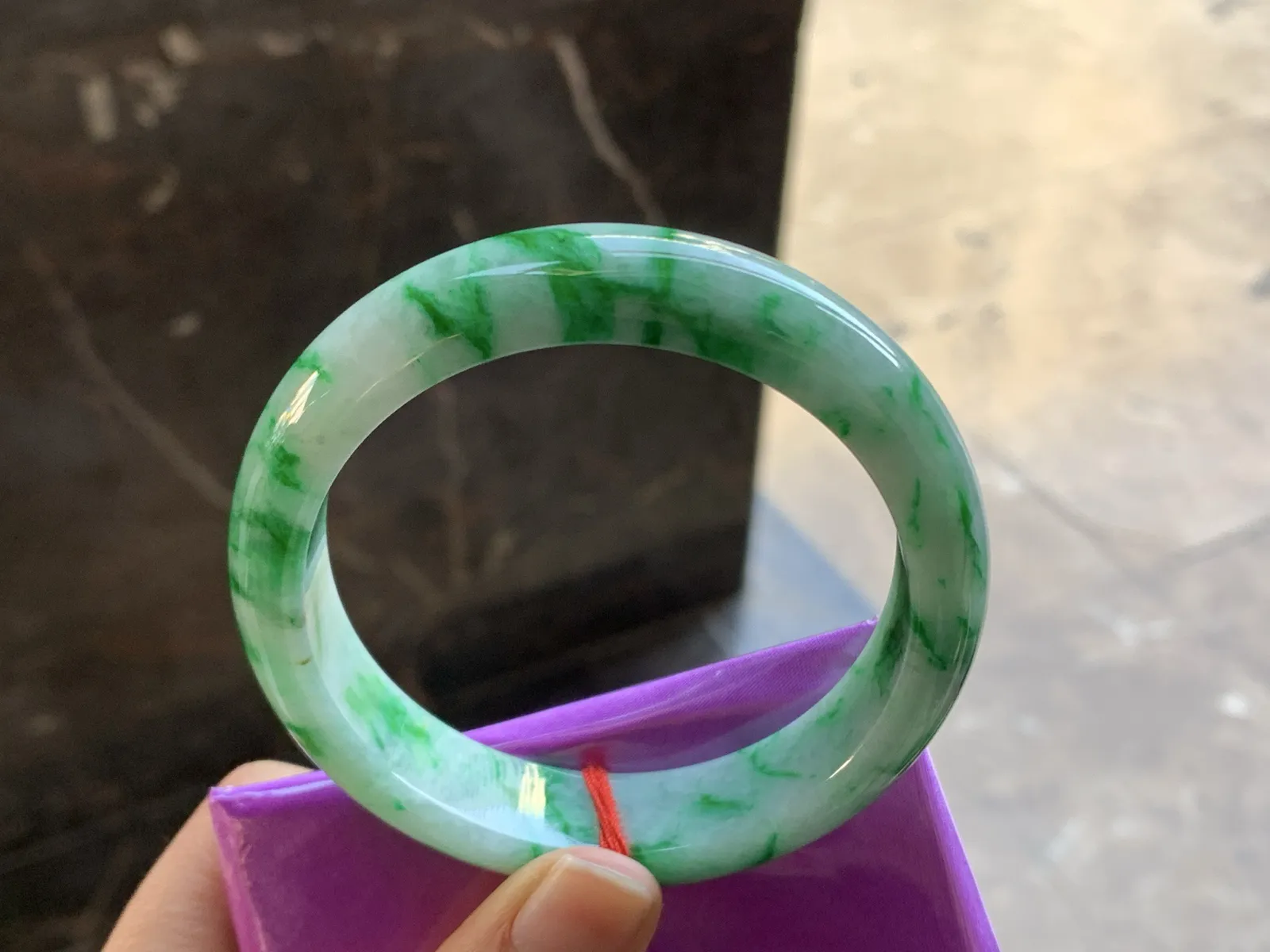 57.5-14-8.5

辣绿色手镯^_^鲜艳