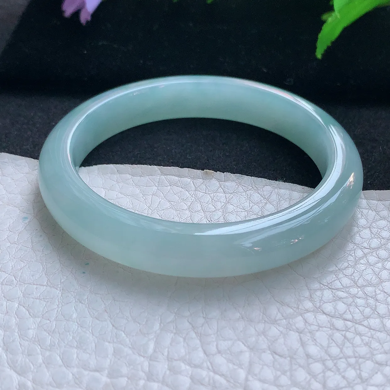 js实拍55*10.3*8平安镯 天然缅甸翡翠玉手镯天空蓝冰润宽边玉手环