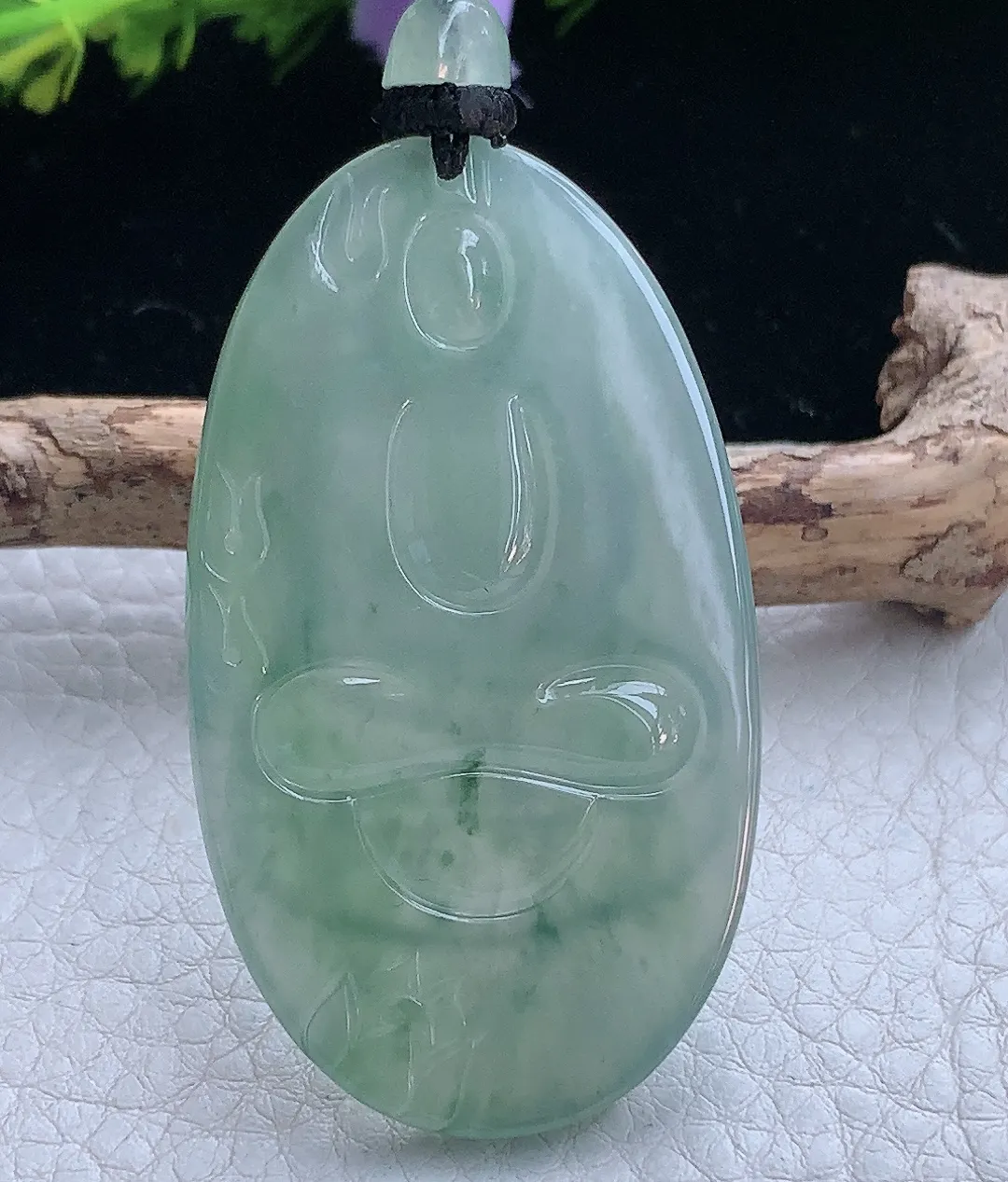 yl实拍55*31.5*5.6缅甸翡翠冰晴大日如来玉吊坠 吉祥项坠