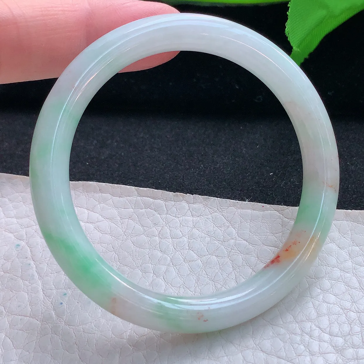 n实拍53*8美人镯 天然缅甸翡翠玉手镯三彩水润圆条玉手环 叮当镯