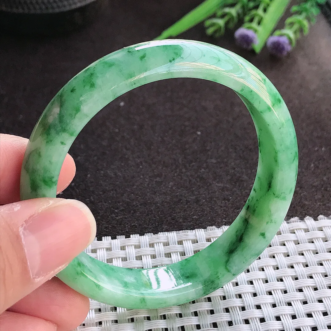 实拍翡翠A货55/13.2/7.2老坑精美温润飘绿手镯翡翠玉镯女款百搭
