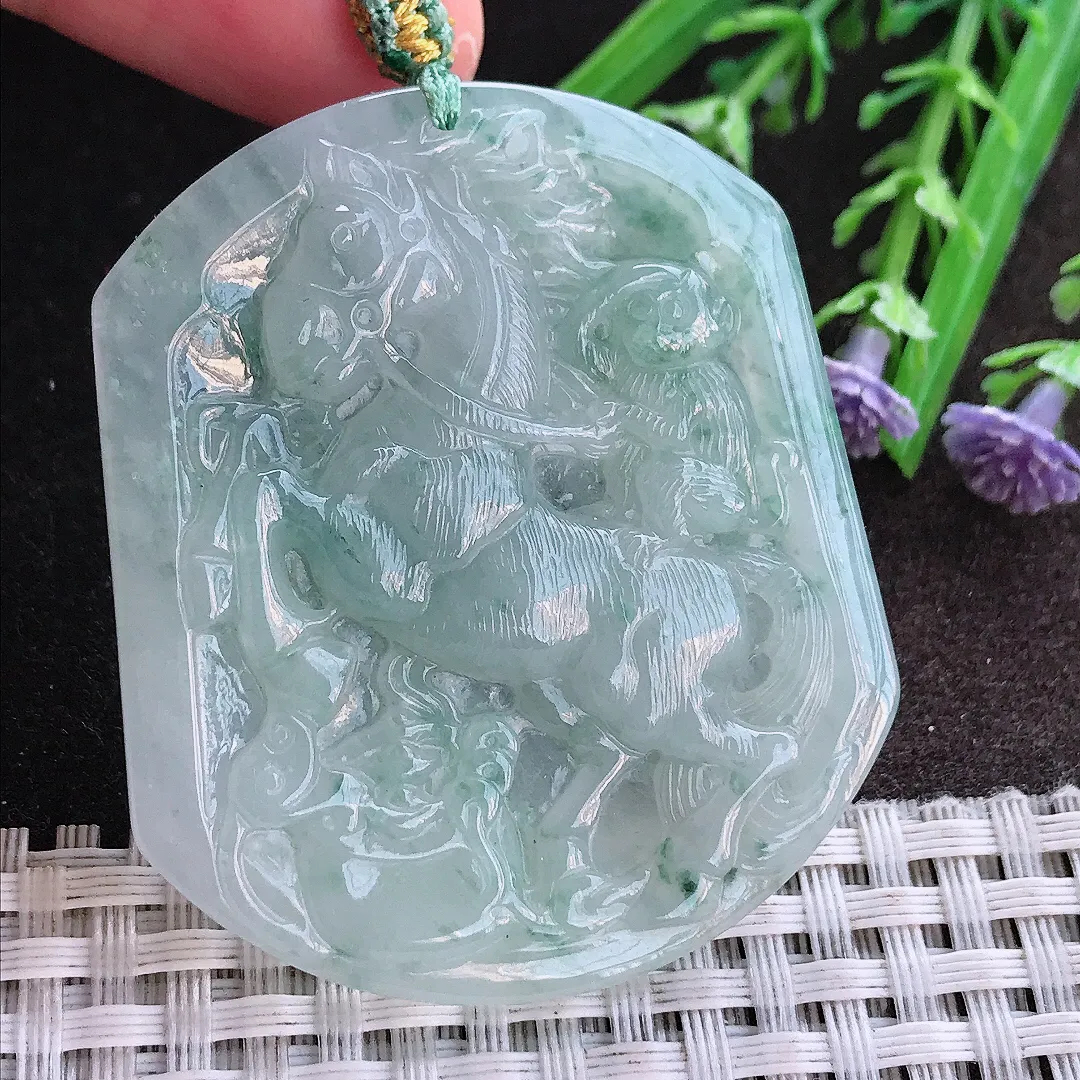 实拍A货翡翠51.8/45/5.3老坑冰胶水灵飘花生肖马马上封侯吊坠翡翠挂件