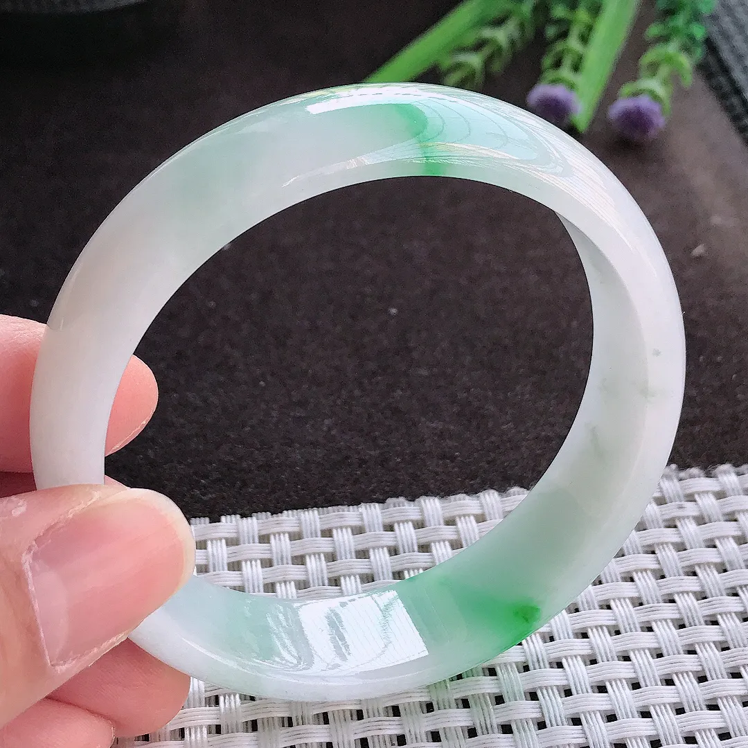 实拍翡翠A货59/16/6.8老坑冰润飘阳绿轮胎手镯翡翠玉镯女款百搭