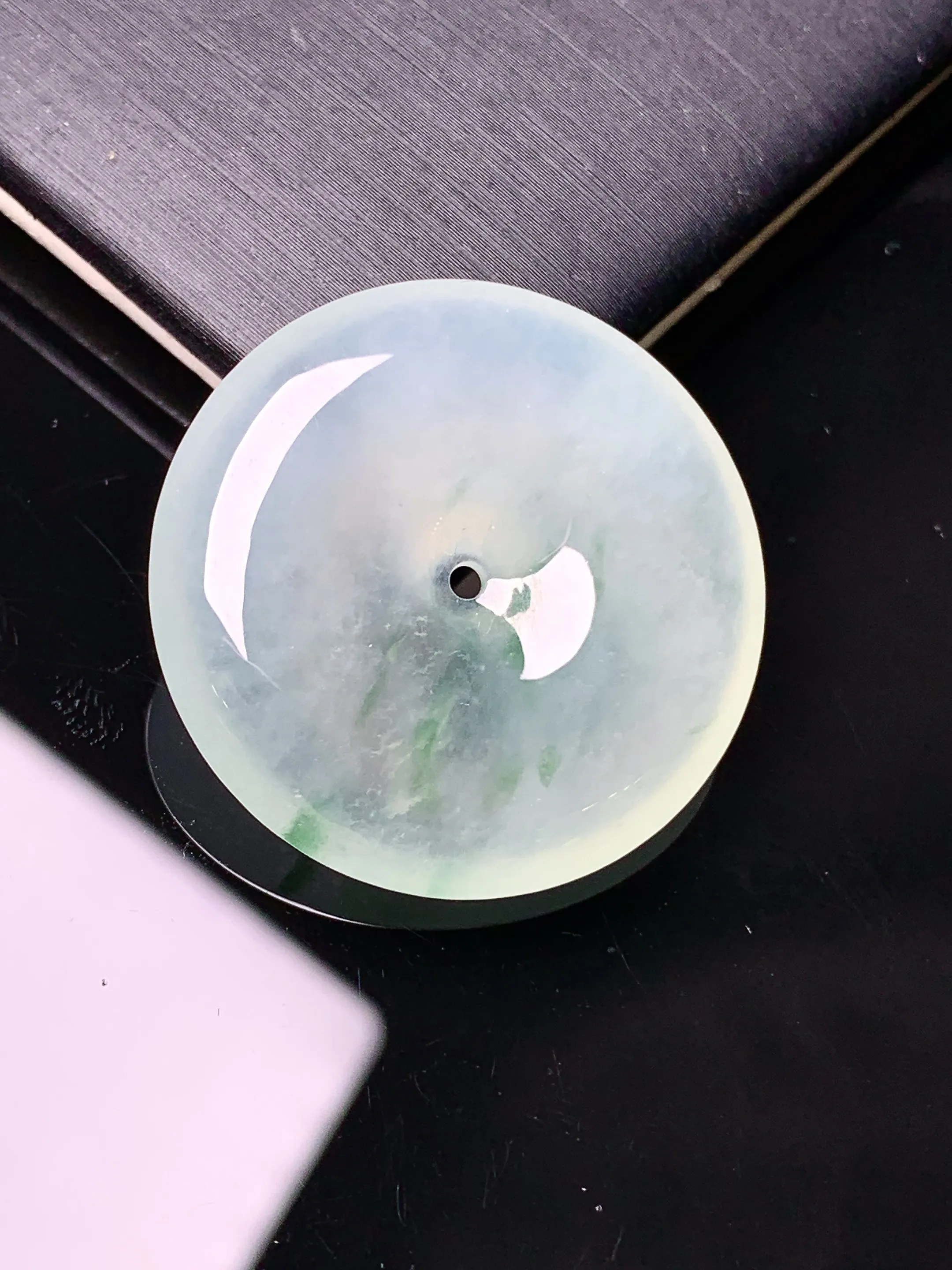 冰种平安扣吊坠 玉质细腻 色泽艳丽清新 整体尺寸28.2*5.8