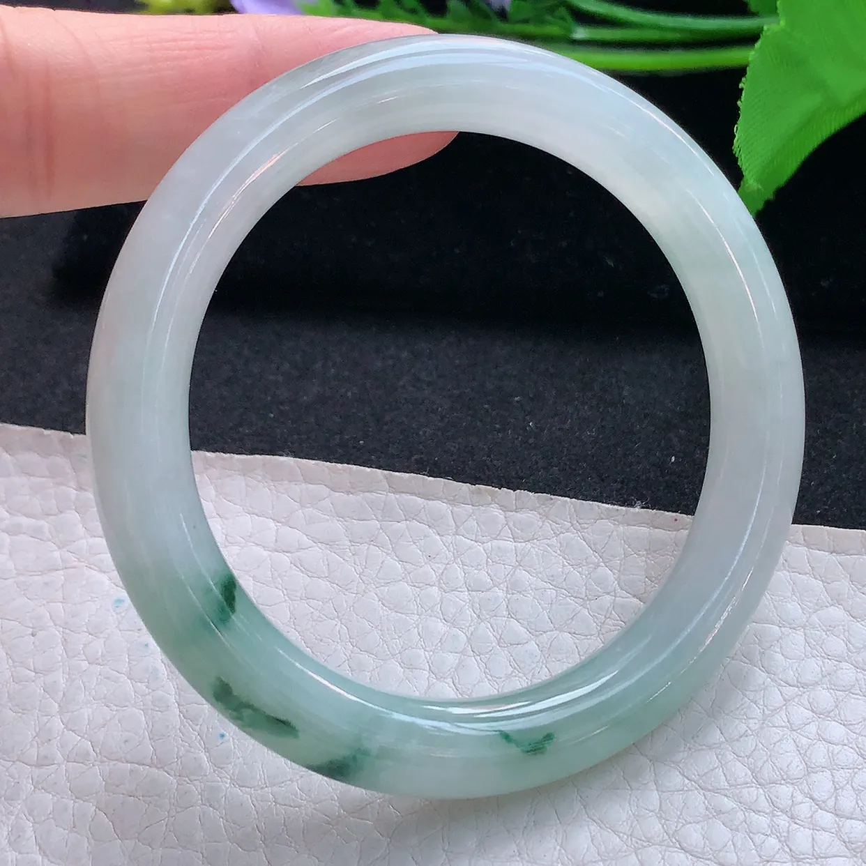 ee实拍53.8*9美人镯 天然缅甸翡翠玉手镯冰飘花圆条玉手环 叮当镯