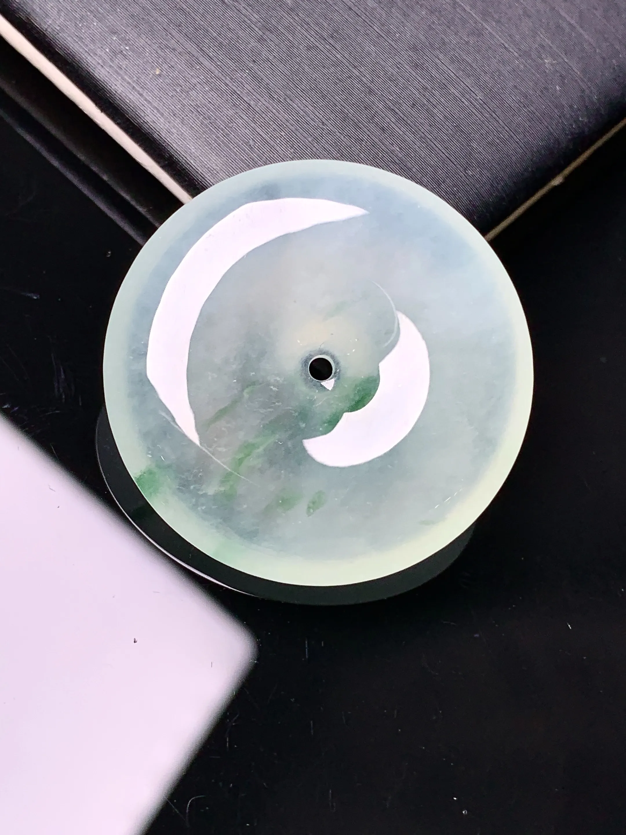 冰种平安扣吊坠 玉质细腻 色泽艳丽清新 整体尺寸28.2*5.8