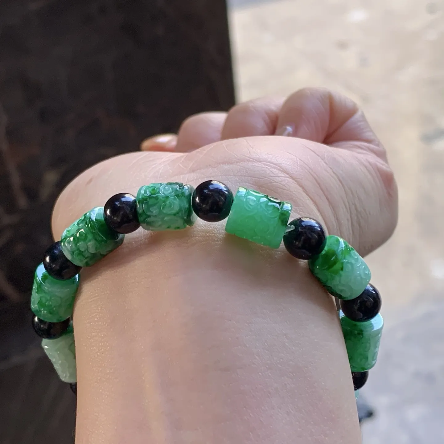 带色路路通手串
 特色性价比