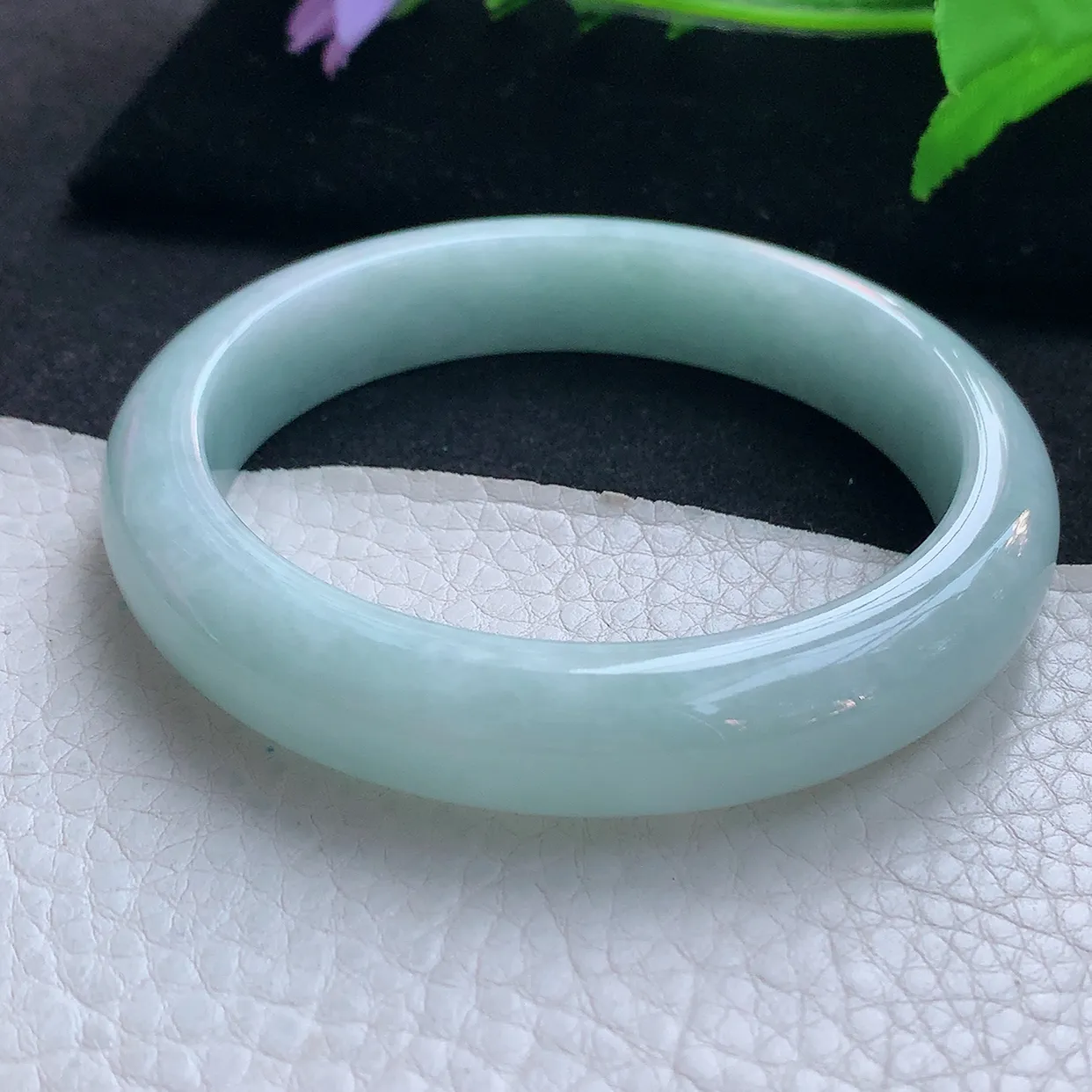 ee大圈口60*12.6*8.3平安镯 天然缅甸翡翠玉手镯浅绿水润宽边玉手环