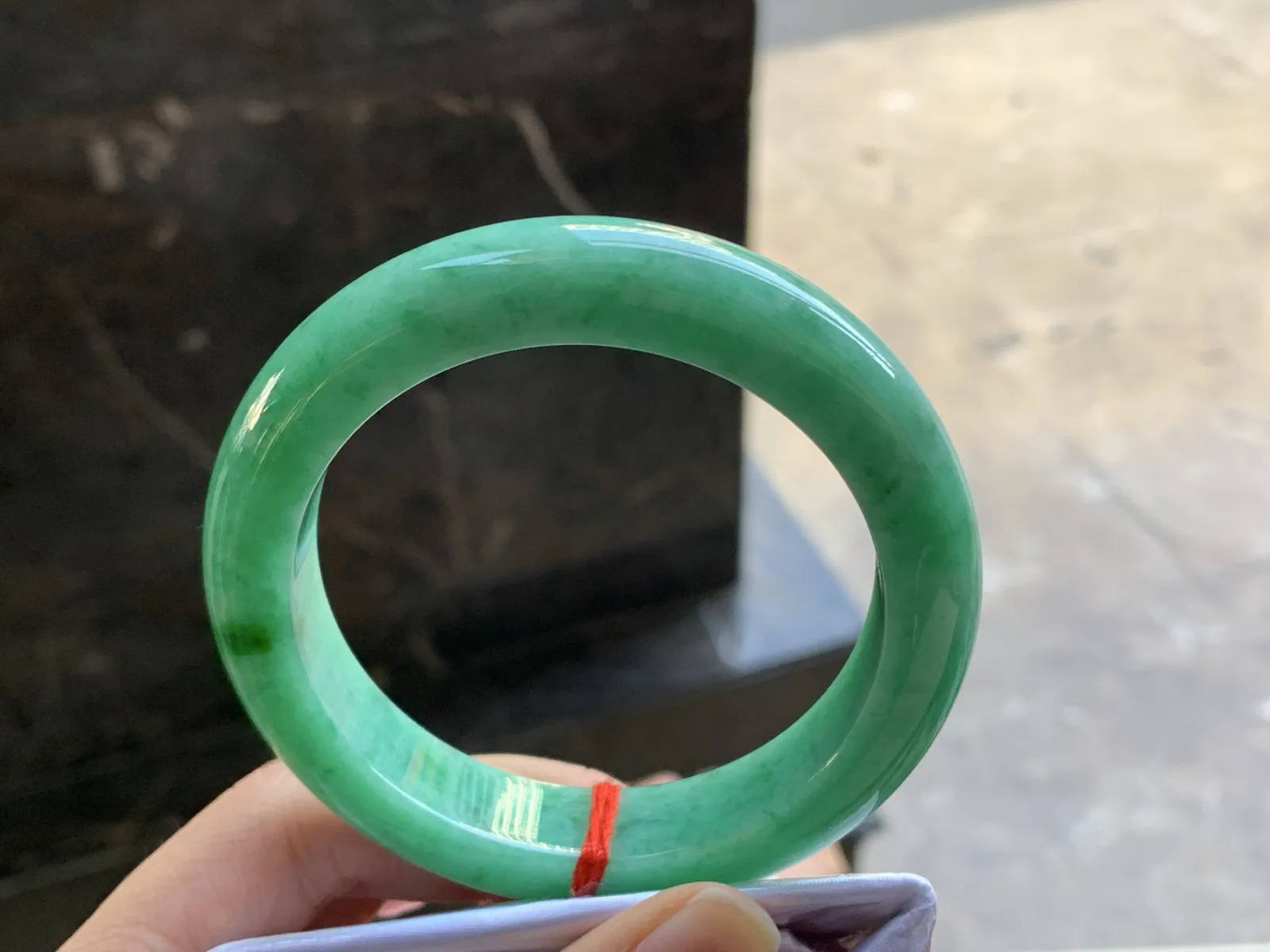 57.5-12.8-10

浓绿色手镯^_^鲜艳