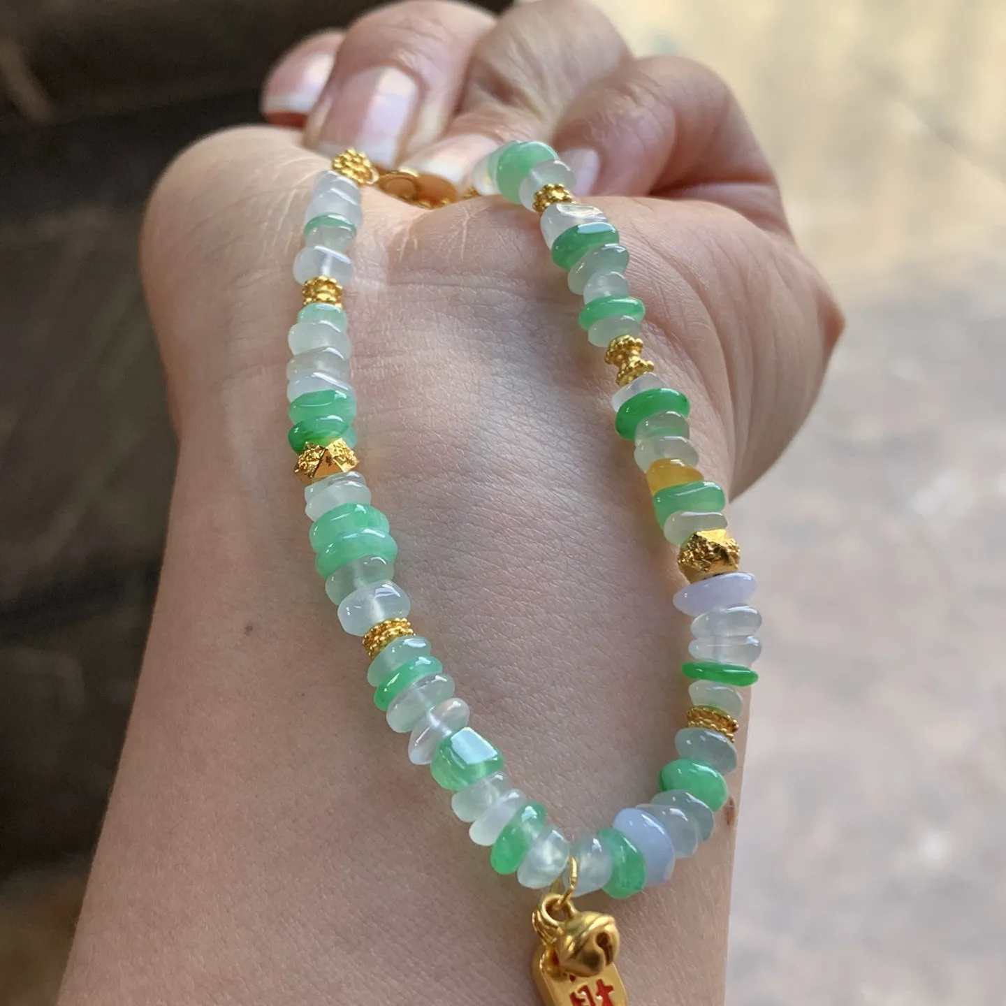 多彩特色手串
颜色漂亮……