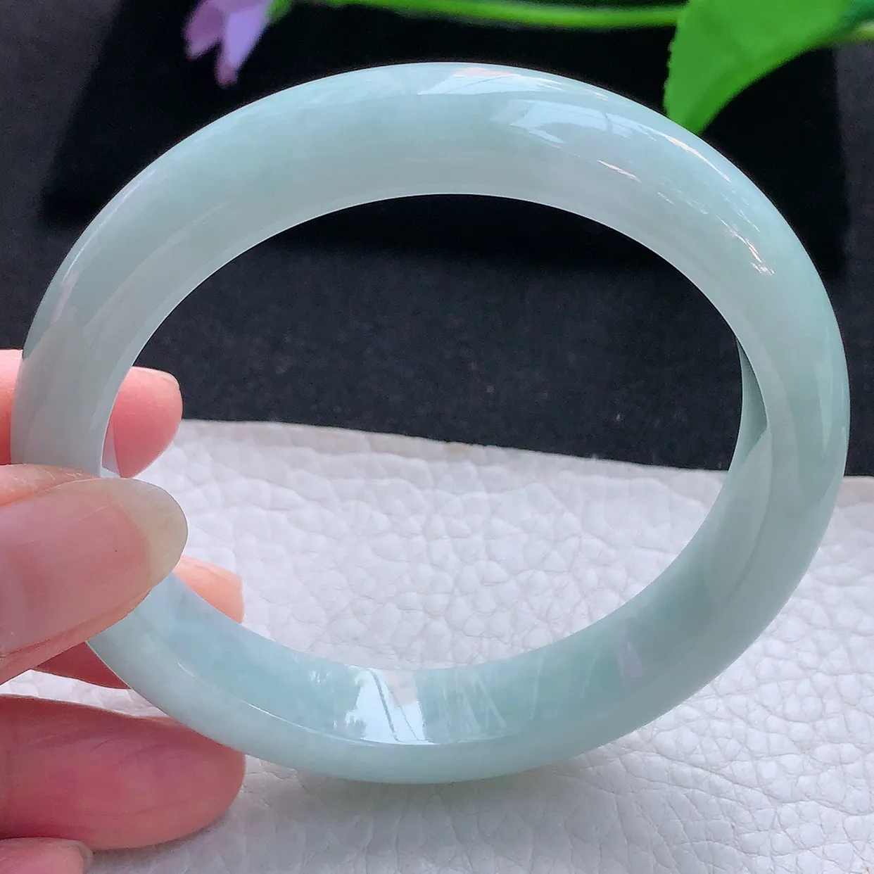 ee大圈口60*12.6*8.3平安镯 天然缅甸翡翠玉手镯浅绿水润宽边玉手环