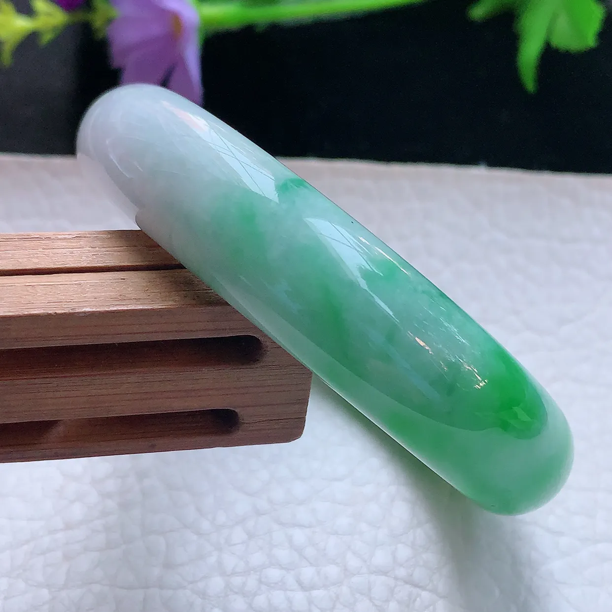 js实拍56*14.5*8.5平安镯 天然缅甸翡翠手镯飘阳绿白底青宽边正圈镯子