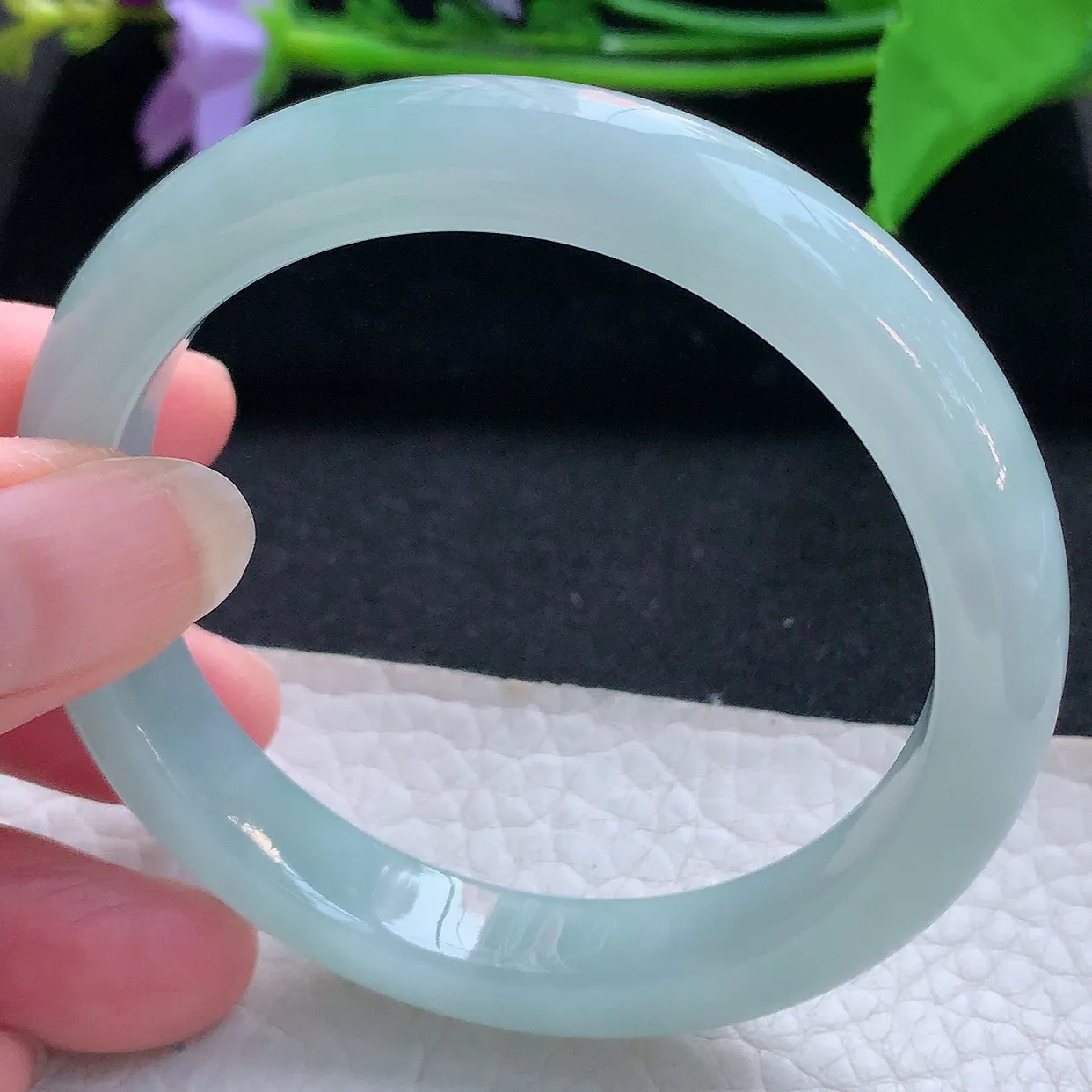 js实拍55*10.3*8平安镯 天然缅甸翡翠玉手镯天空蓝冰润宽边玉手环