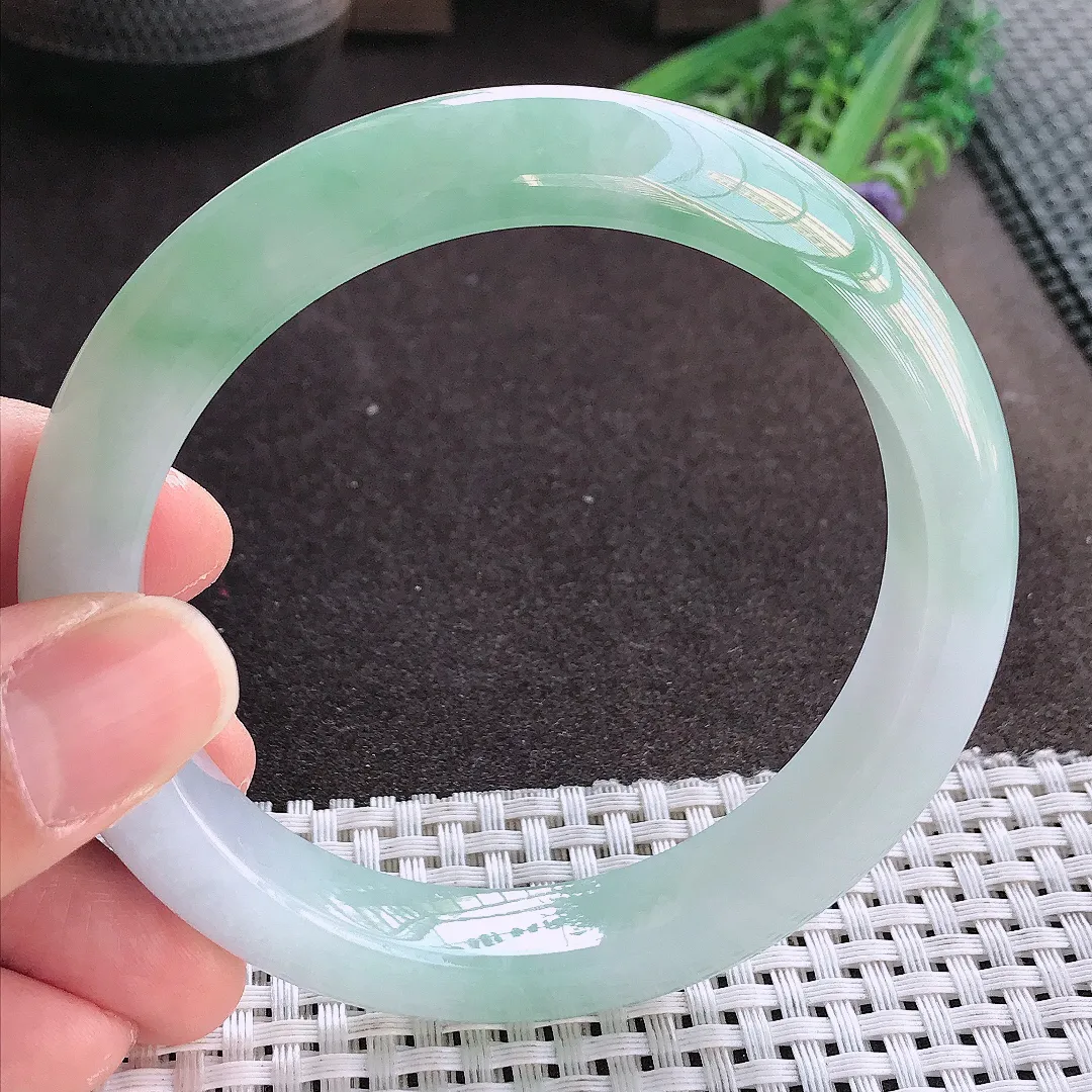 实拍翡翠A货63/12.6/9.5老坑冰胶水灵冰晴手镯翡翠玉镯女款百搭