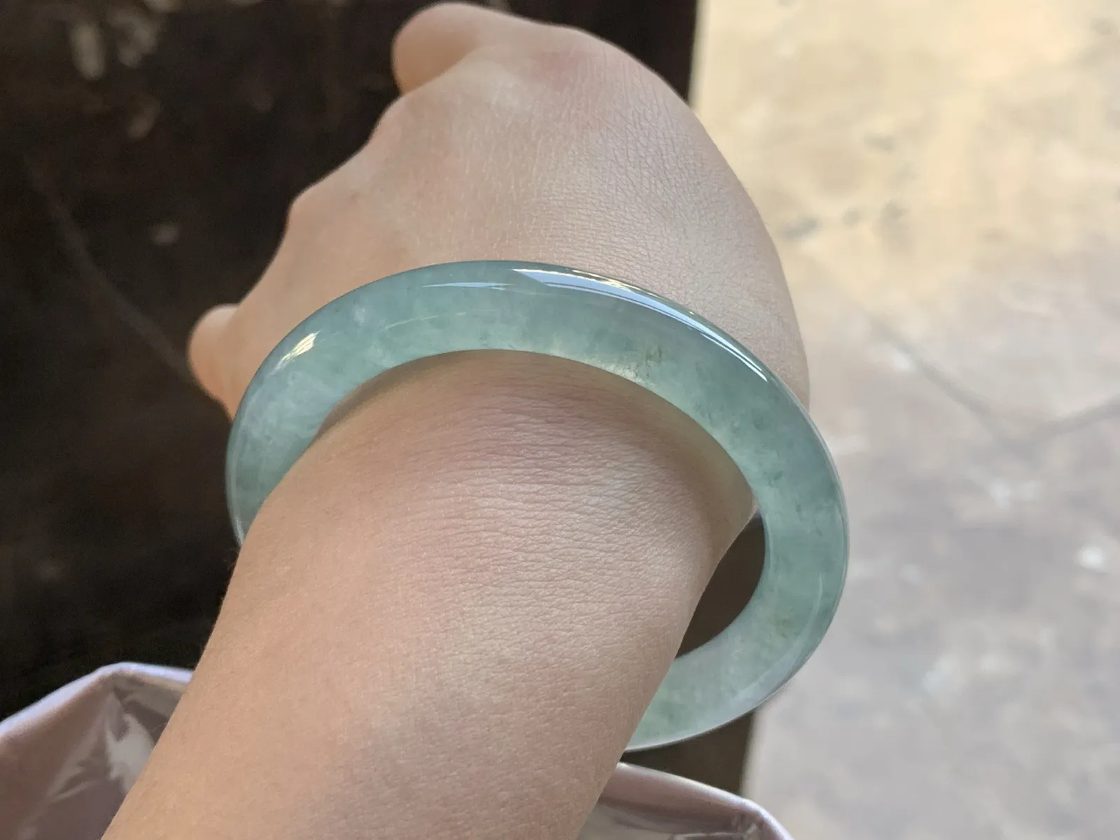 53.5-9.2

冰蓝圆条手镯^_^透亮