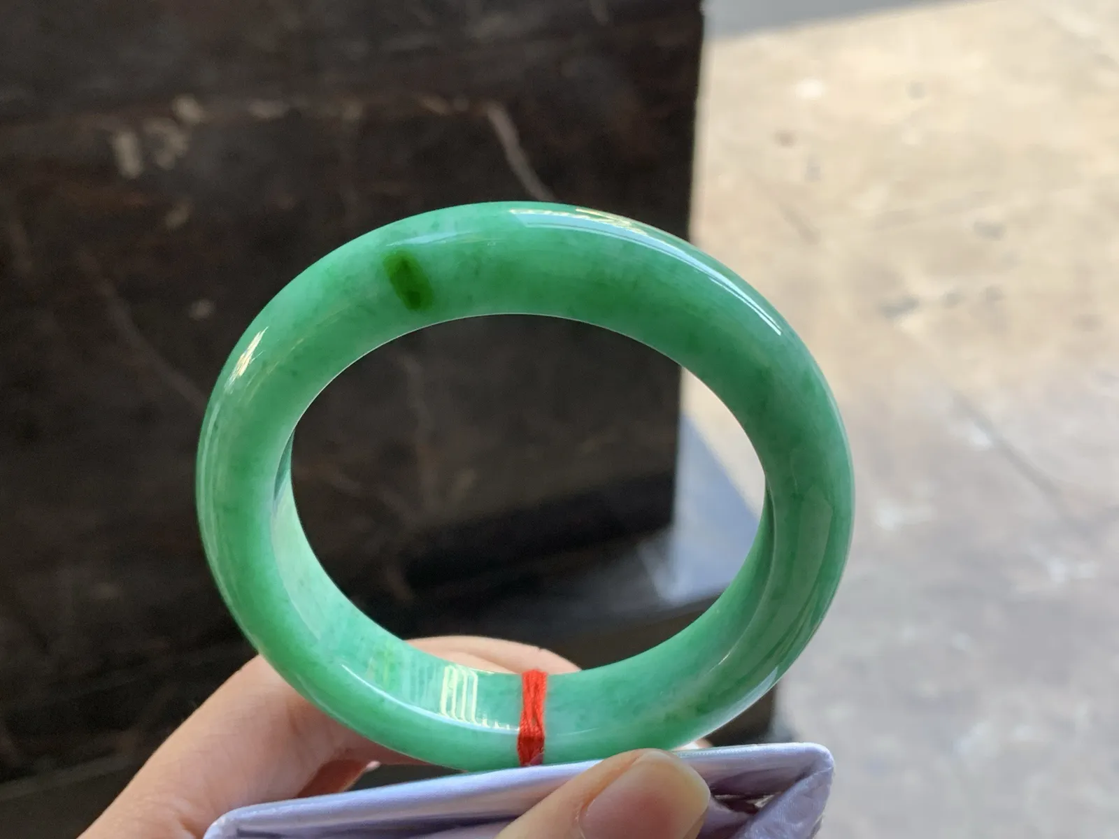 57.5-12.8-10

浓绿色手镯^_^鲜艳