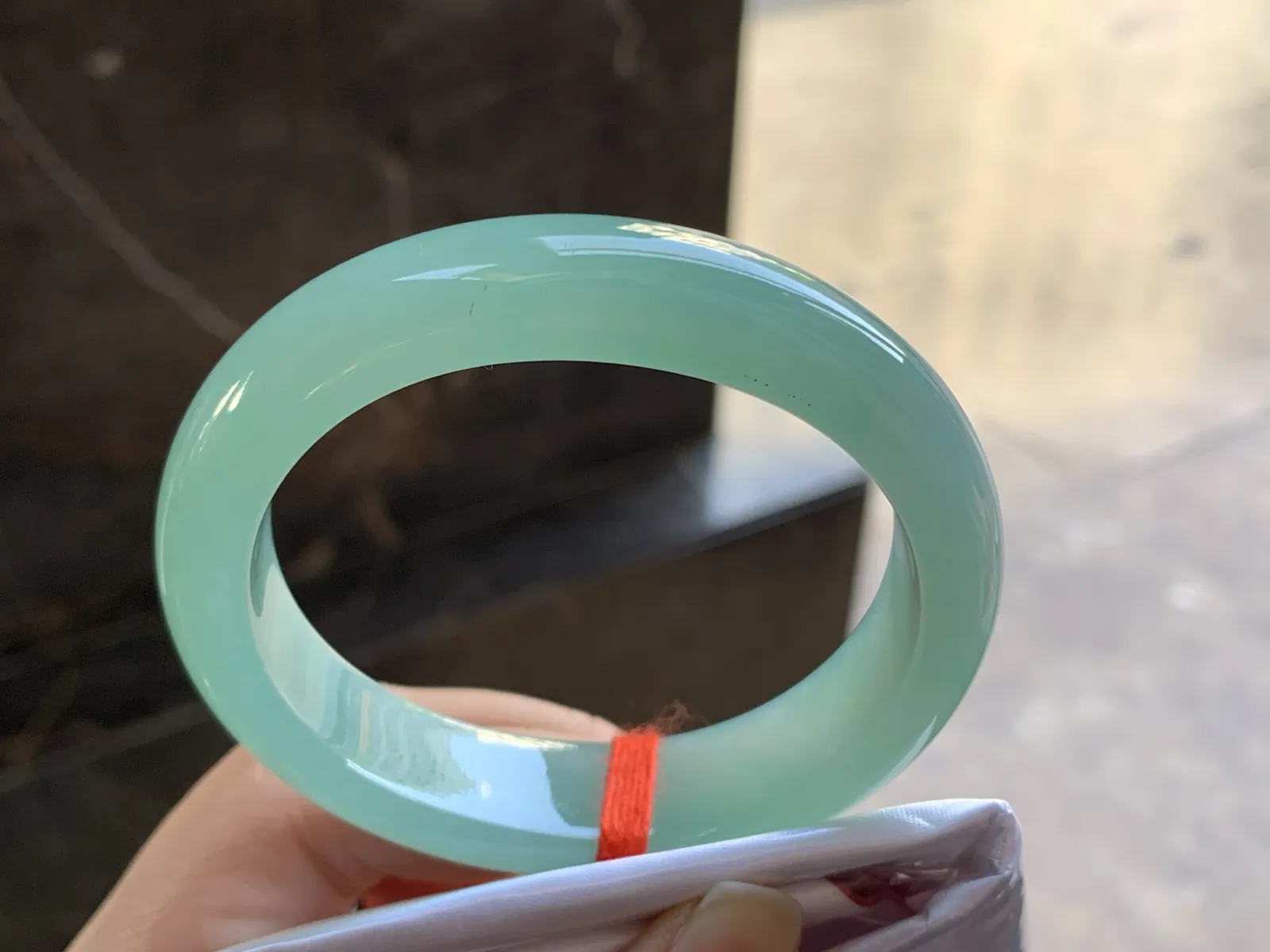 54.5-14-8.5

晴绿贵妃手镯^_^清新 正圈52可以带