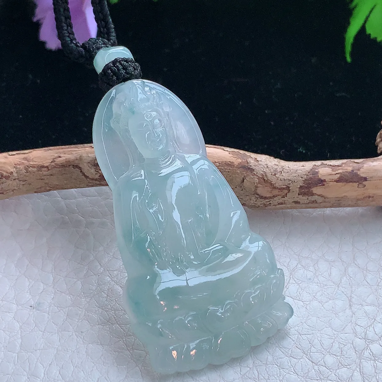 yl实拍55*31*6缅甸翡翠冰蓝持瓶观音玉吊坠，吉祥项坠