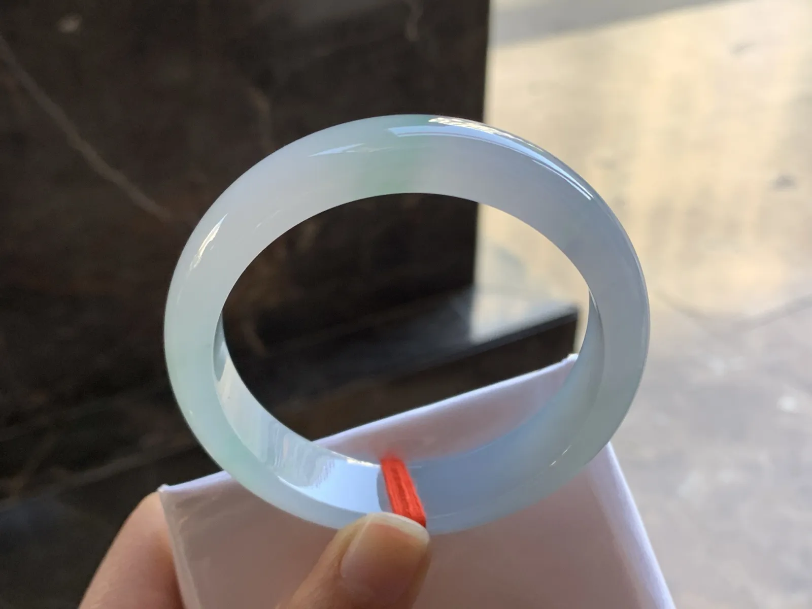 57-15.5-7.8

飘绿宽版手镯^_^细腻清新