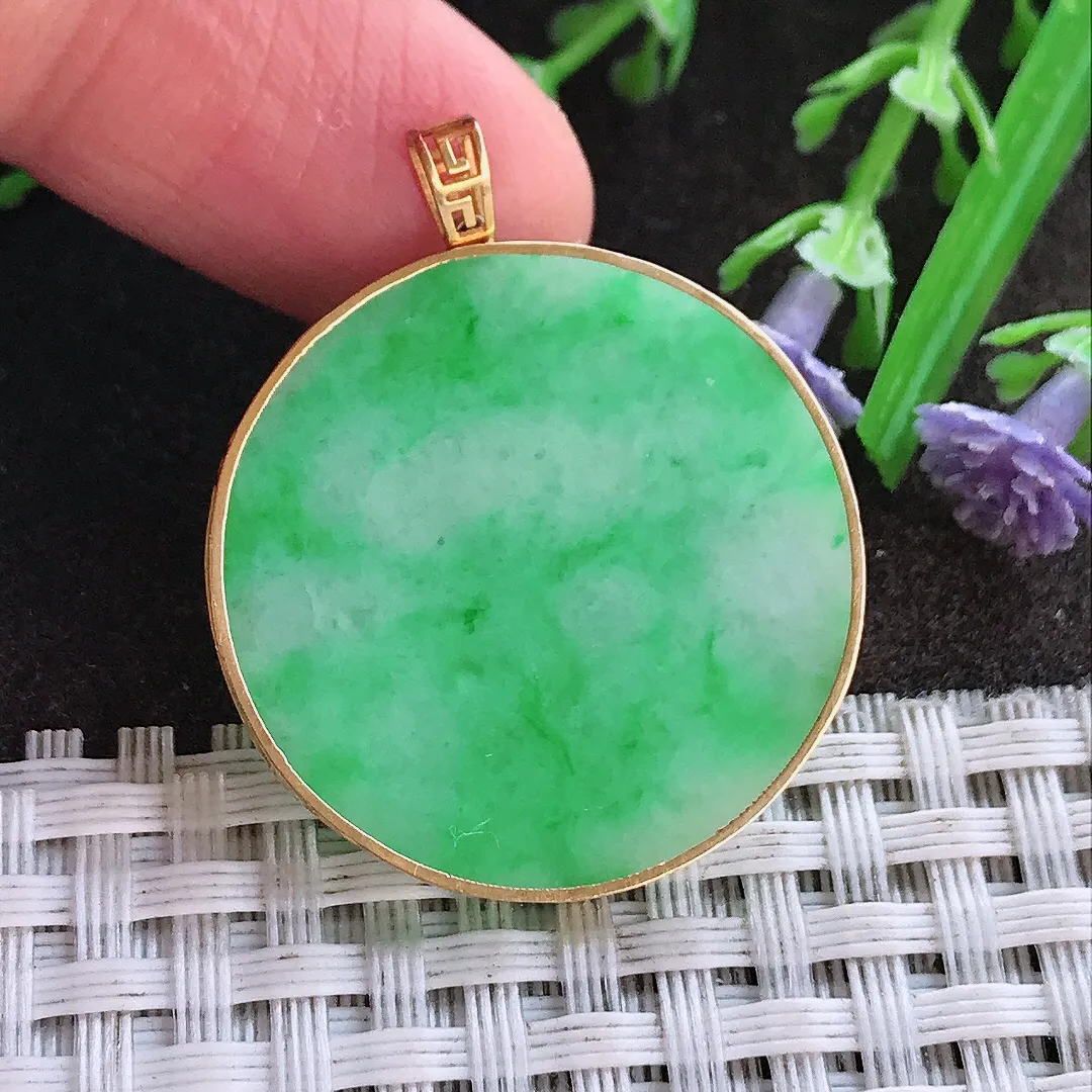 实拍A货翡翠28/2.3老坑18k金镶嵌温润飘阳绿无事牌圆牌吊坠翡翠挂件