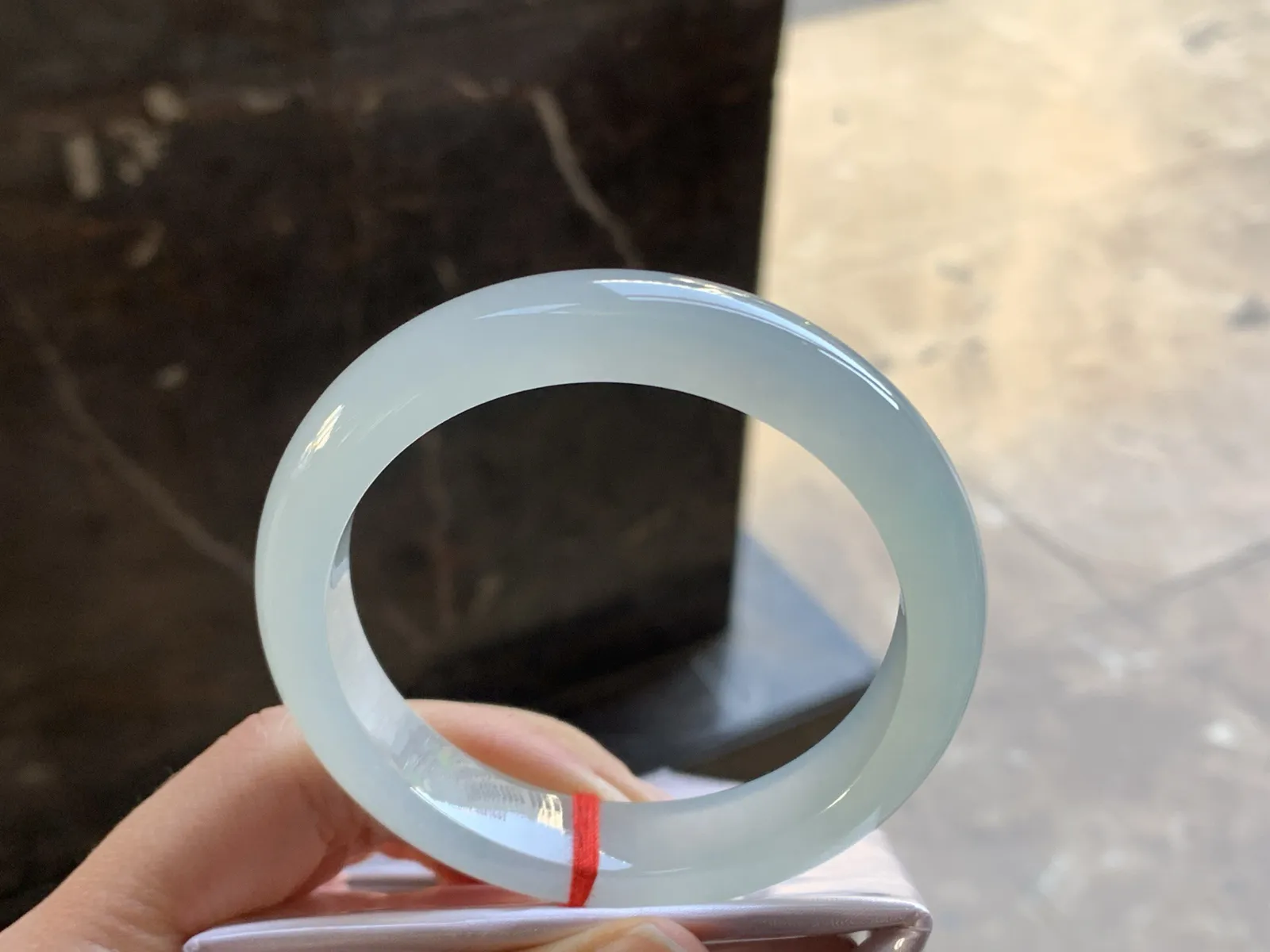 55.5-12.3-8.2

冰种手镯^_^水润 清新