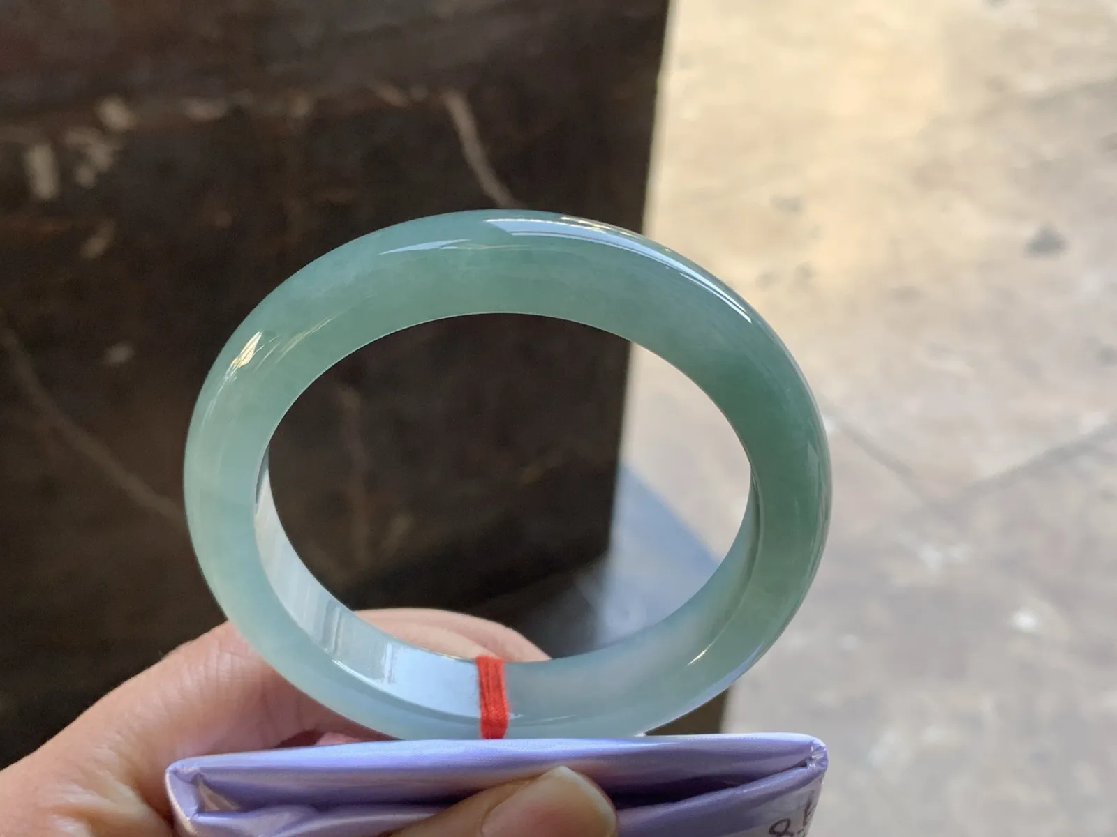 56-12-8.6

冰蓝水手镯^_^鲜艳