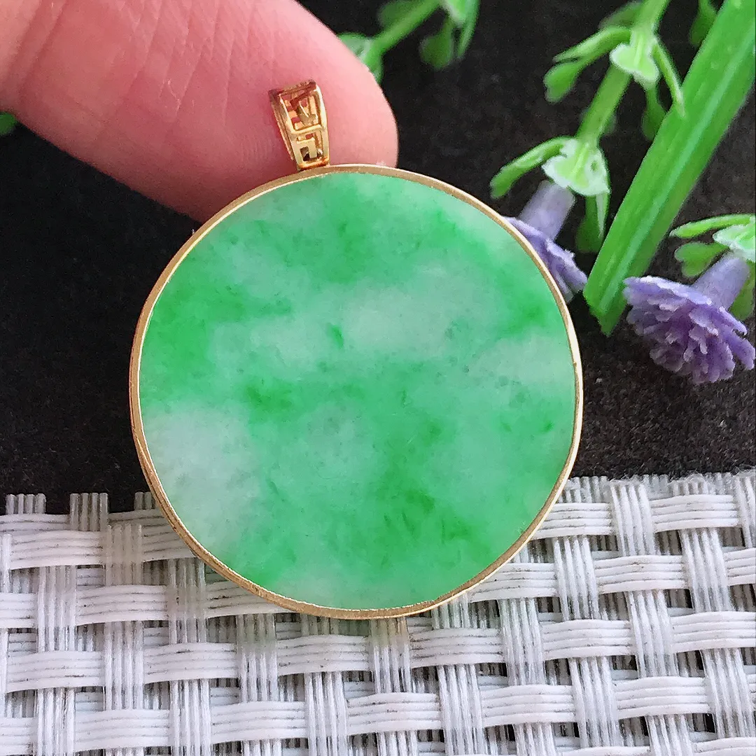 实拍A货翡翠28/2.3老坑18k金镶嵌温润飘阳绿无事牌圆牌吊坠翡翠挂件