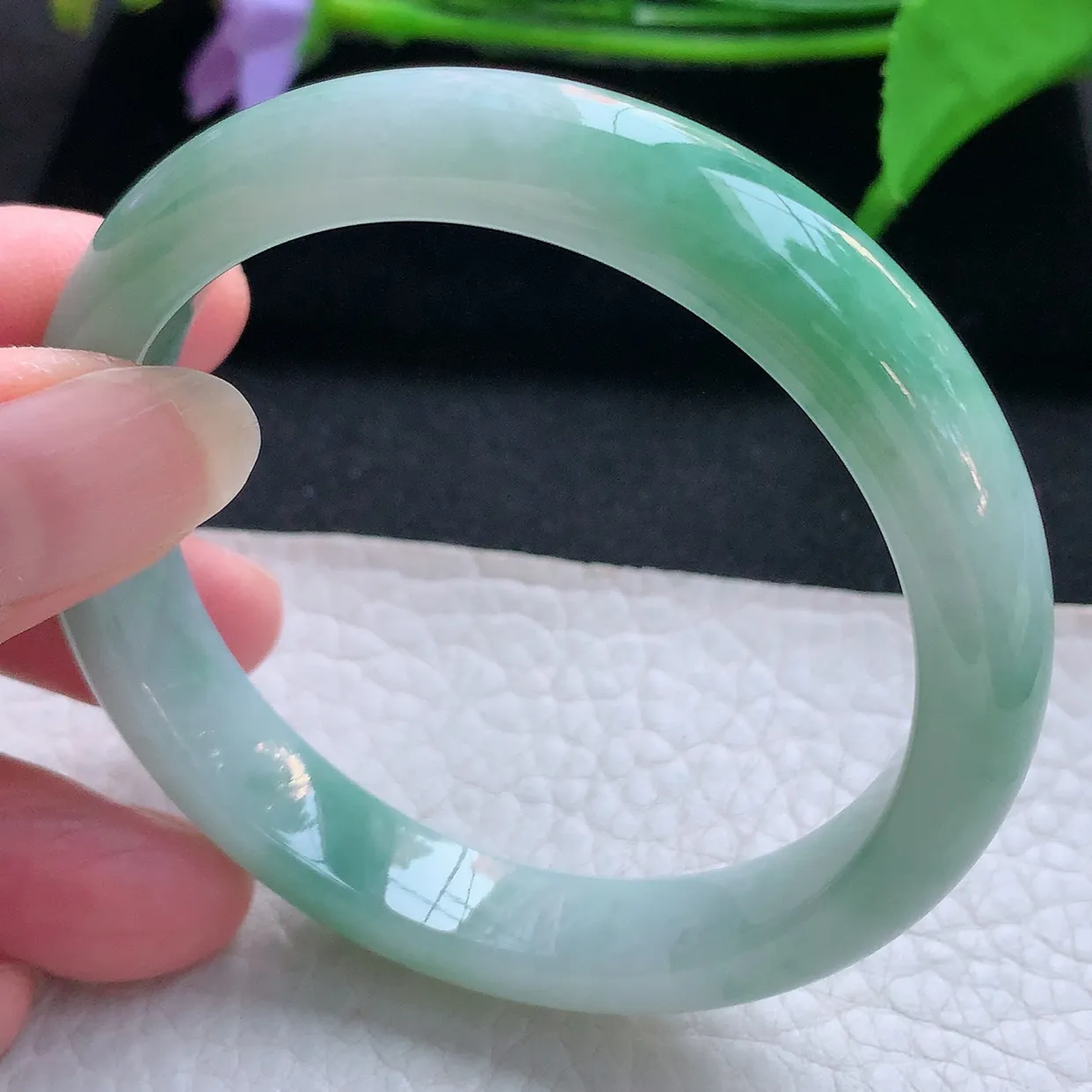 n实拍55*11*7.5平安镯 天然缅甸翡翠玉手镯秀气飘花宽边玉手环