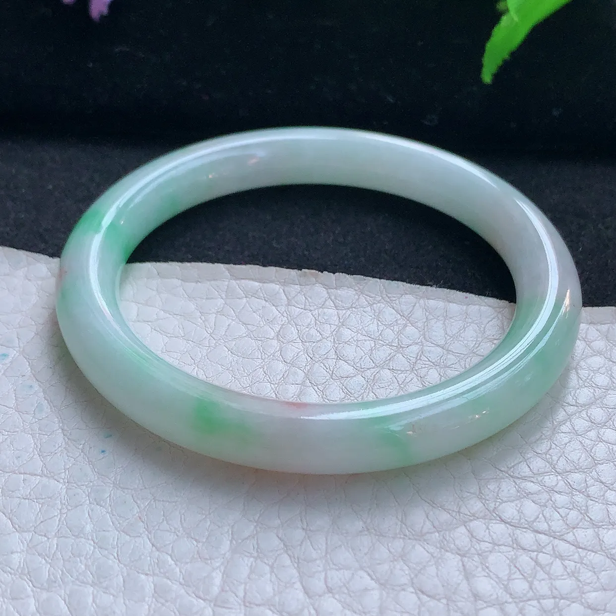 n实拍52.5*8美人镯 天然缅甸翡翠玉手镯三彩水润秀气圆条玉手环 叮当镯