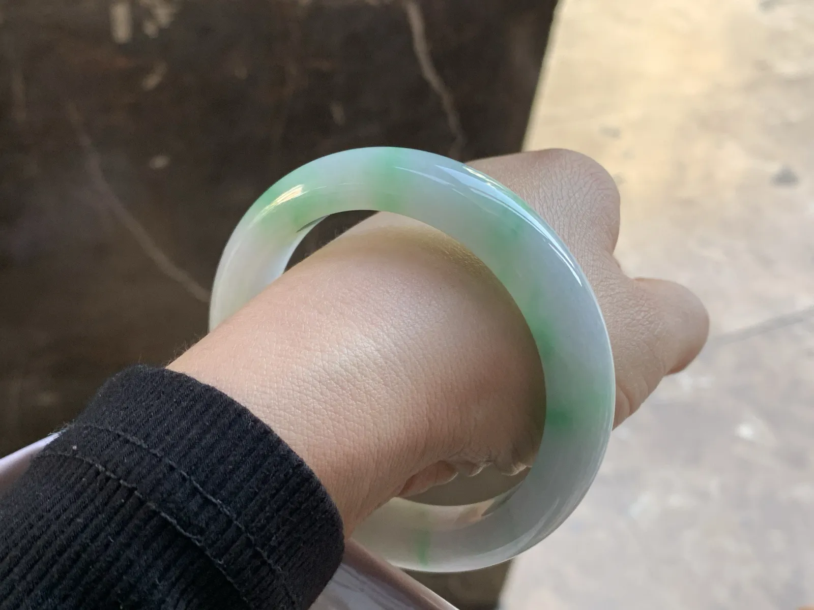 57-13-9.5

飘绿手镯^_^清新 细腻