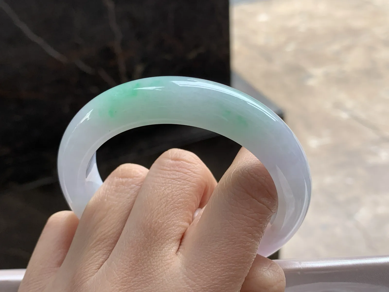 56-12.5-9.3

春带彩手镯^_^颜色好看 细腻