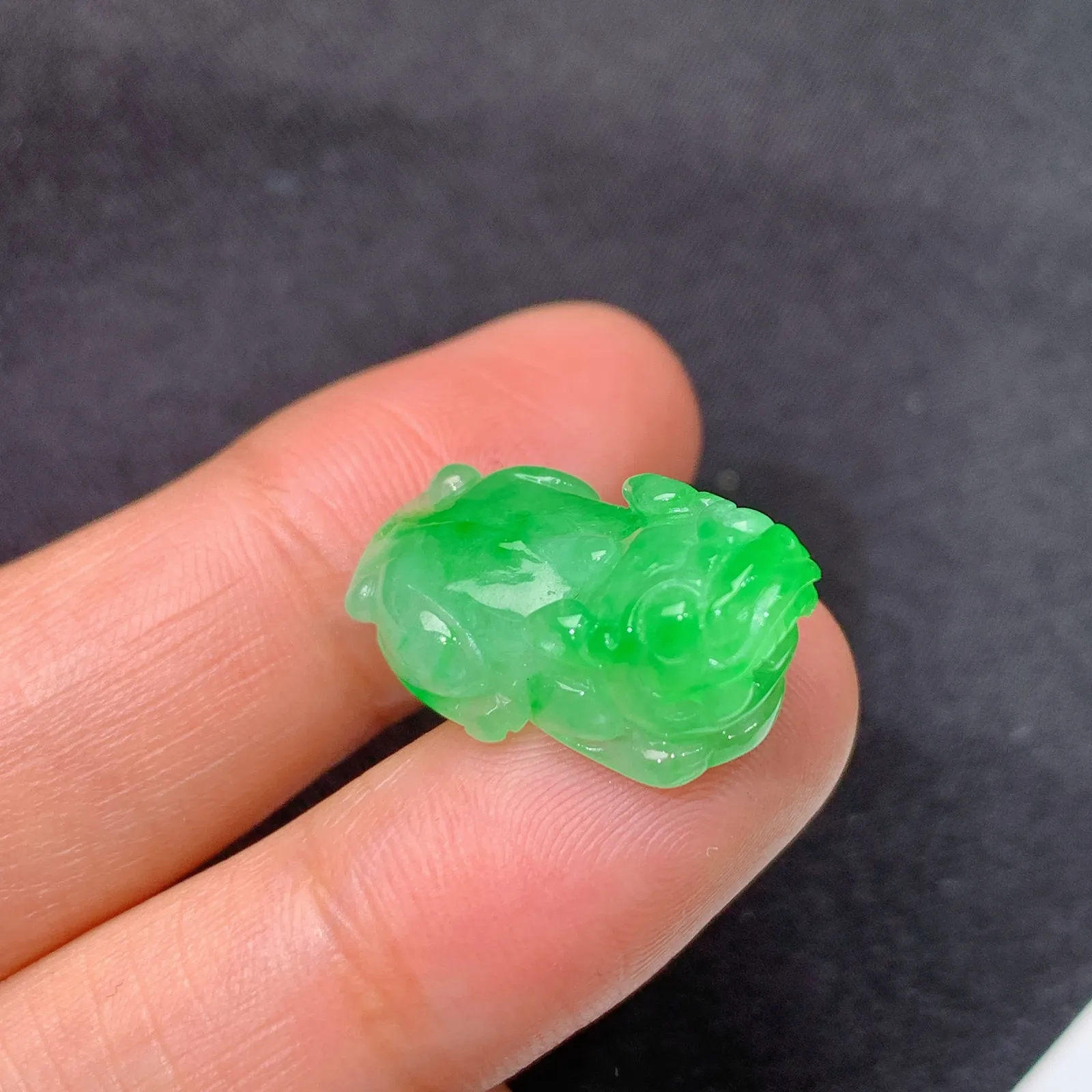 冰阳绿貔貅，冰润色阳，玉质细腻，种水足，zha 尺寸21.5*11.6*9.6