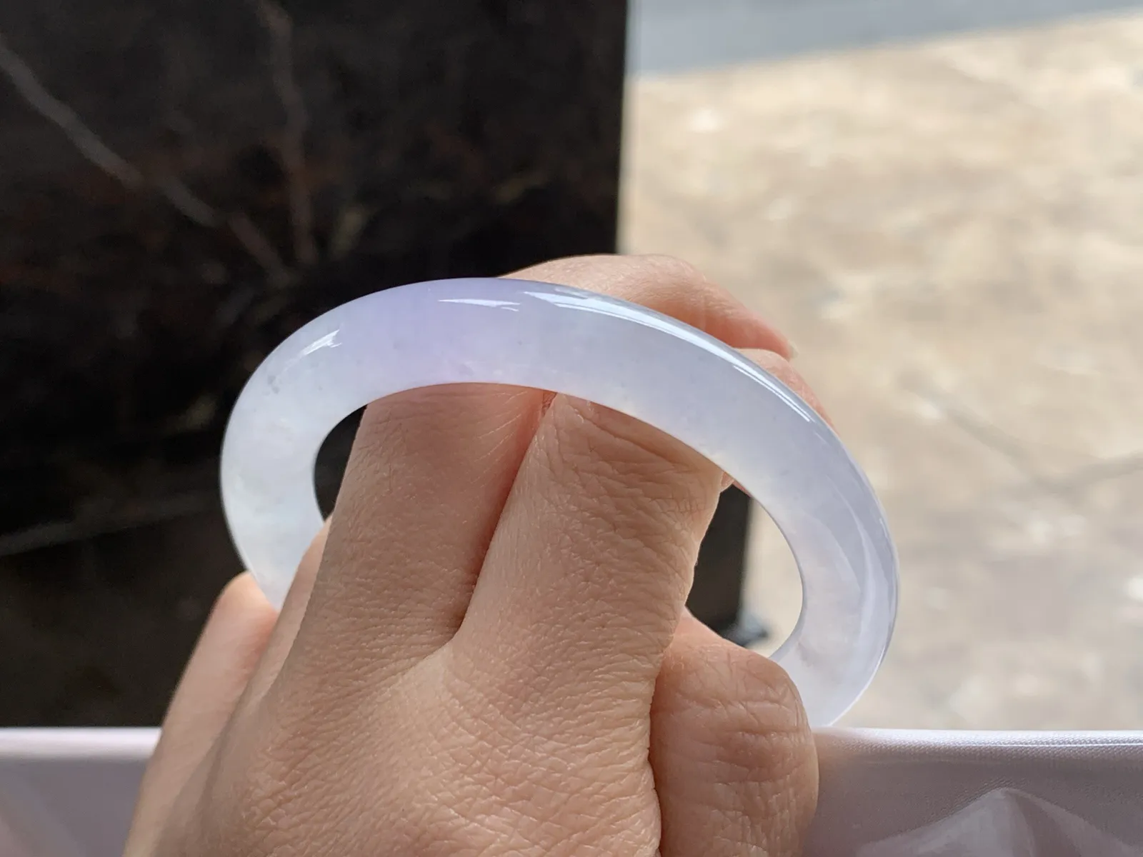 51.5-9

冰紫圆条手镯^_^透亮 水润