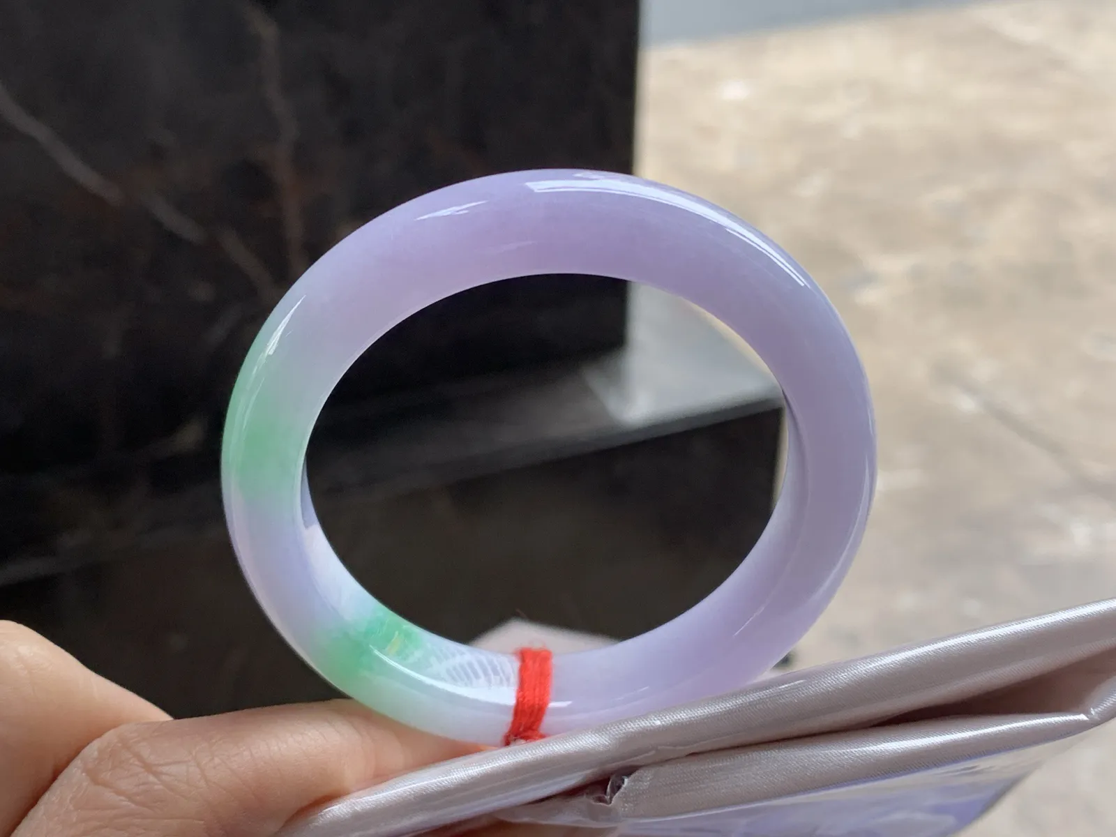 51.5-10.6-8.1

春带彩手镯^_^鲜艳 浓郁细腻