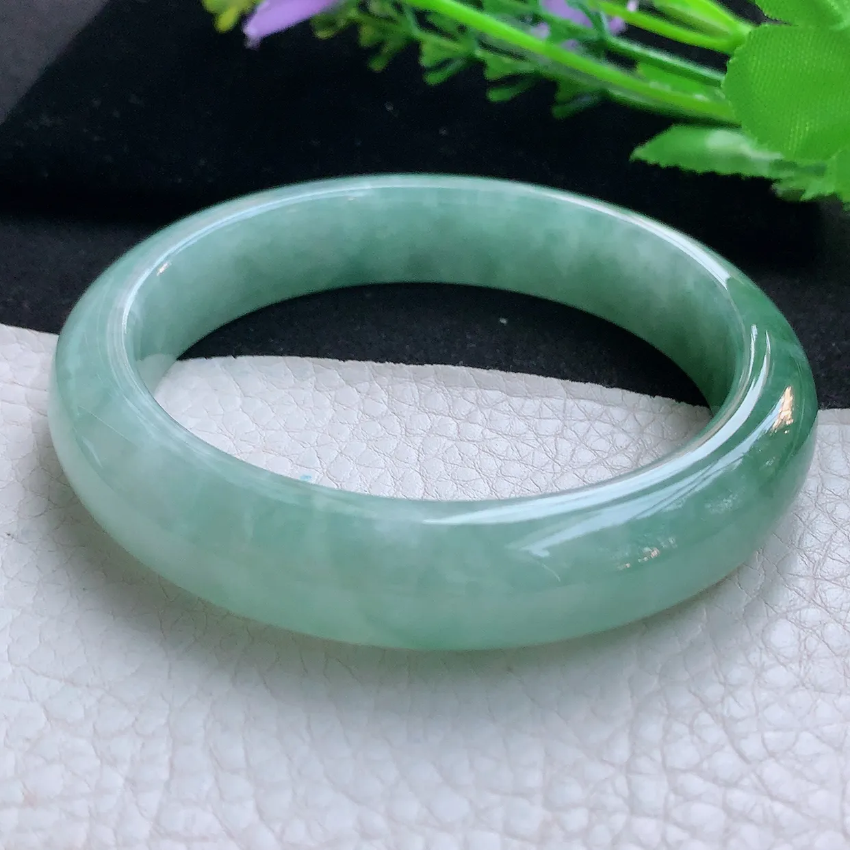 nr大圈口61*13.5*9平安镯 天然缅甸翡翠玉手镯飘绿厚装宽边玉手环