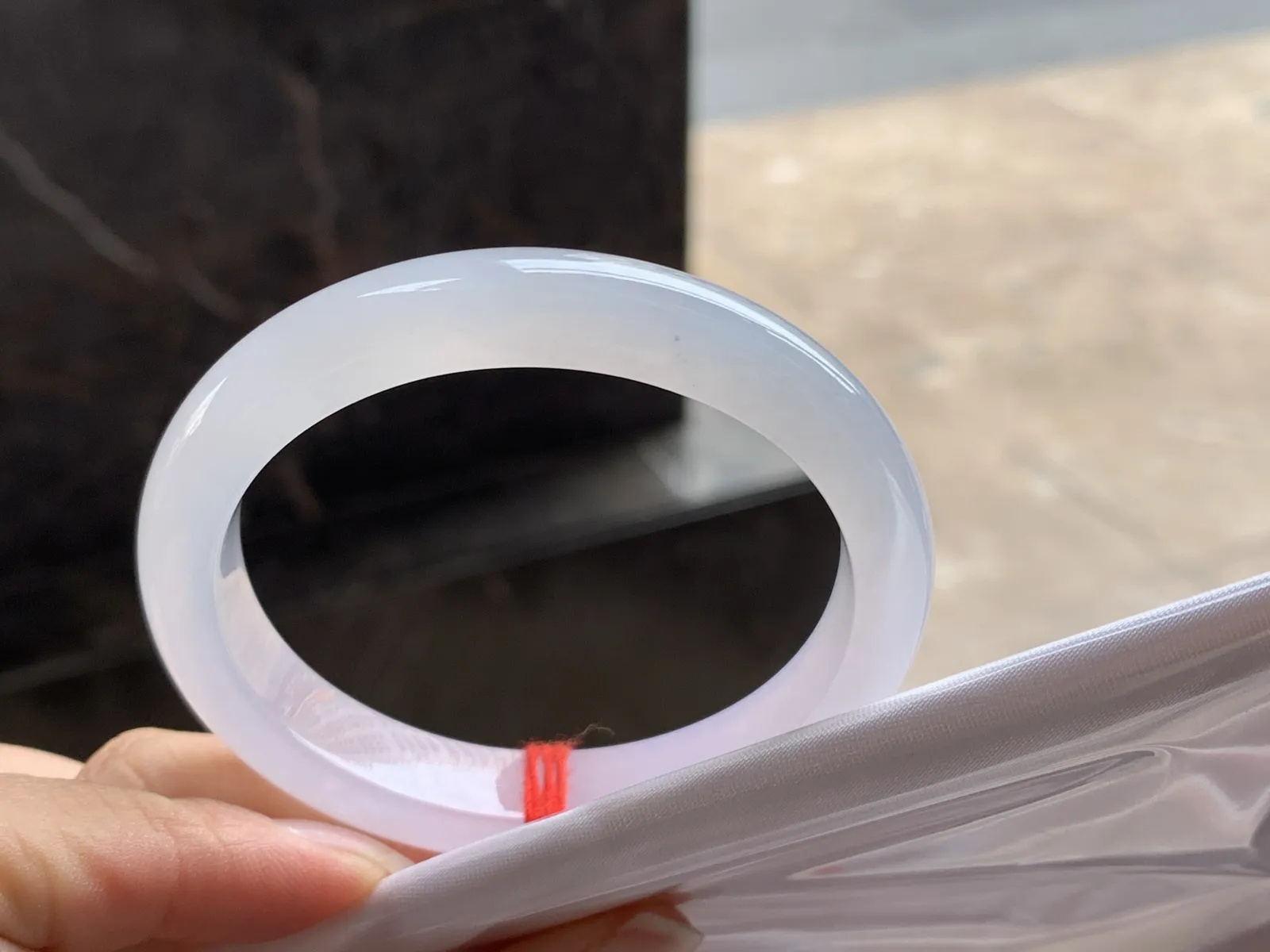 53-10.7-7.3

冰紫贵妃手镯^_^清新冰透 正圈50 51可以带