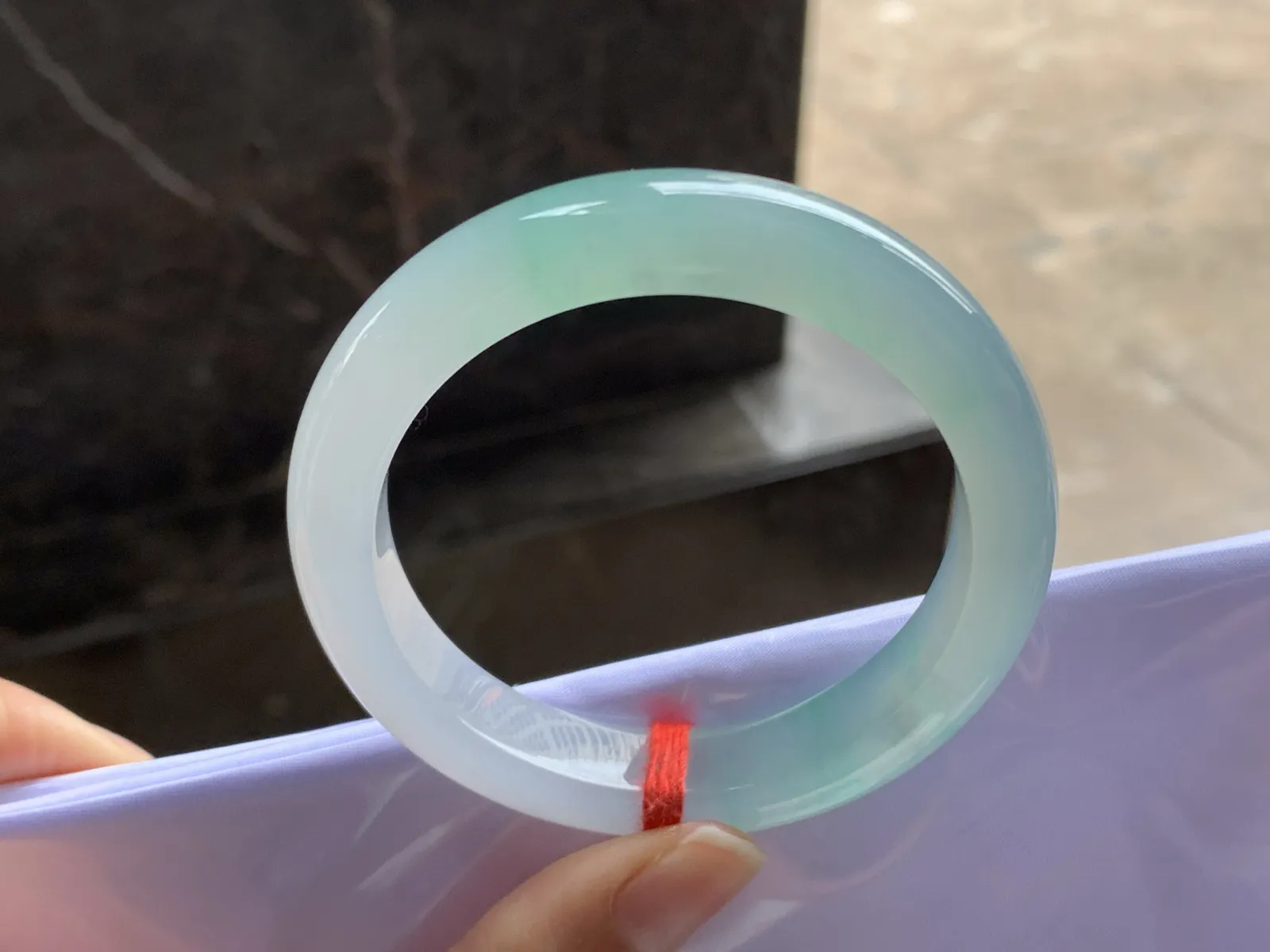 51.5-10.7-8.2

冰晴水手镯^_^冰透清新